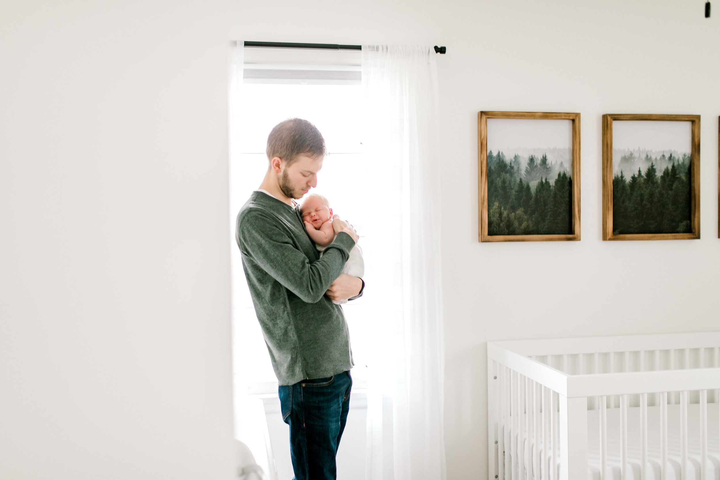 Earthy In-Home Newborn Lifestyle Session | Minimal Nursery Design | Modern Rustic Nursery | Baby Boy Nursery | Dream Nursery