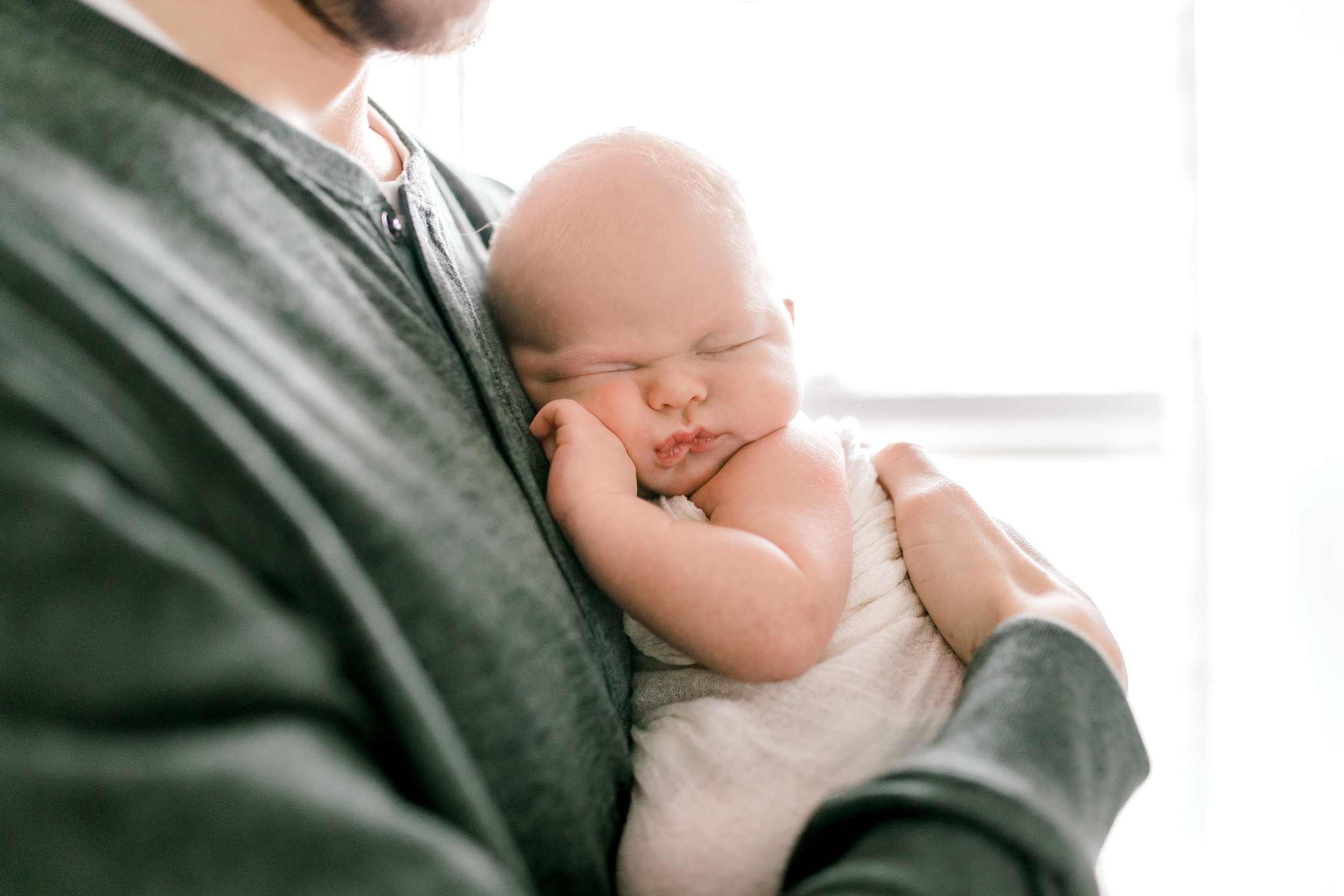 Earthy In-Home Newborn Lifestyle Session | Minimal Nursery Design | Modern Rustic Nursery | Baby Boy Nursery | Dream Nursery