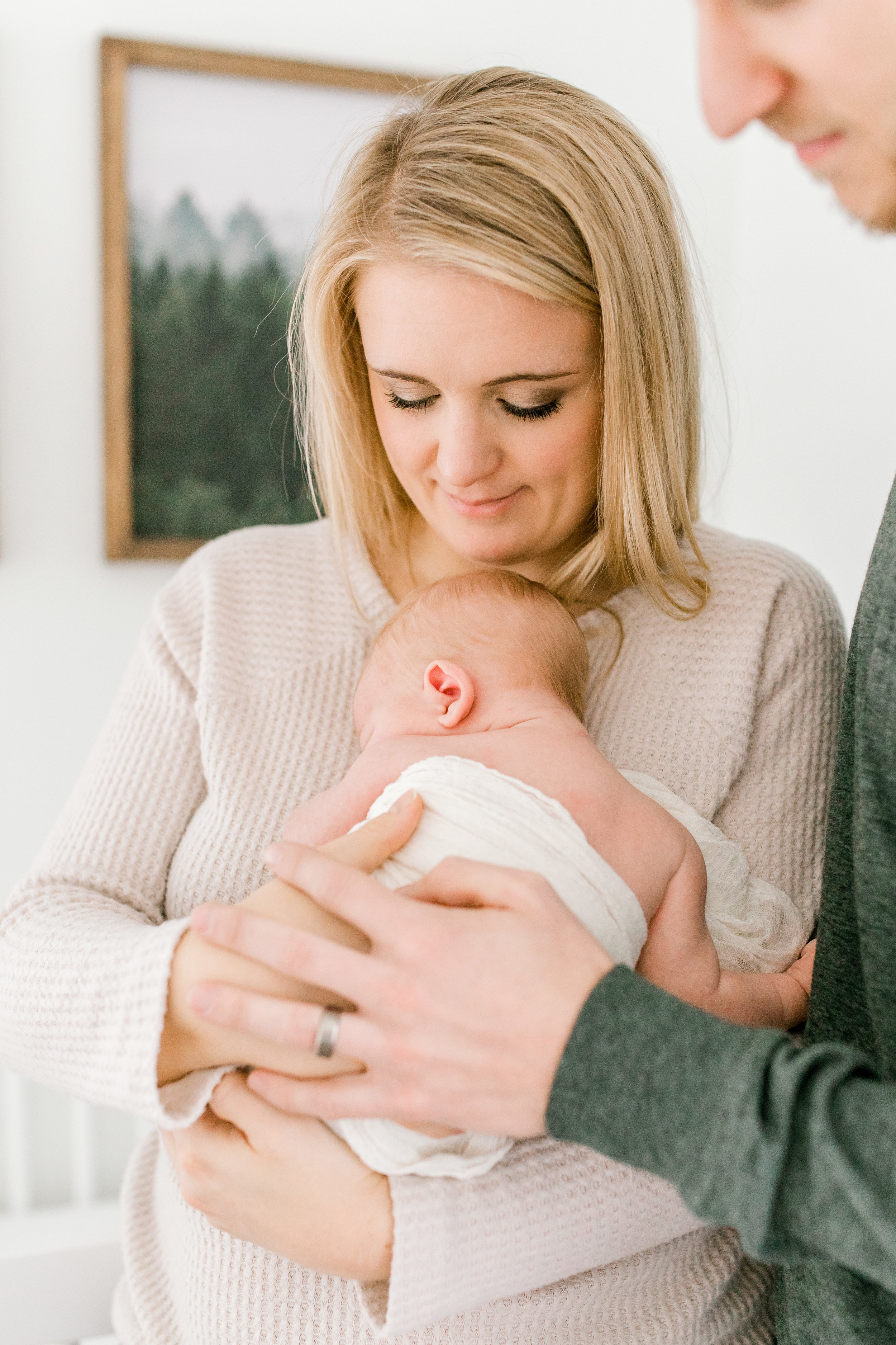 Earthy In-Home Newborn Lifestyle Session | Minimal Nursery Design | Modern Rustic Nursery | Baby Boy Nursery | Dream Nursery