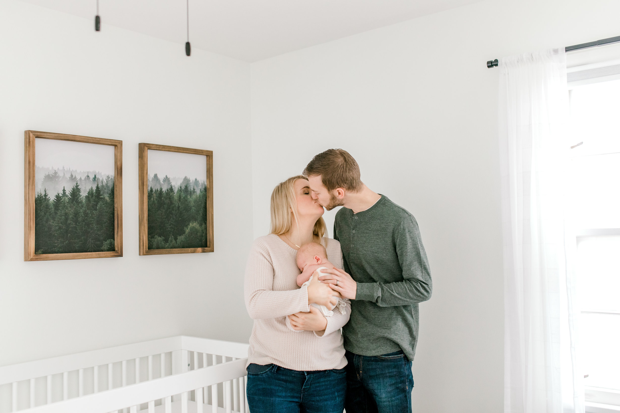 Earthy In-Home Newborn Lifestyle Session | Minimal Nursery Design | Modern Rustic Nursery | Baby Boy Nursery | Dream Nursery