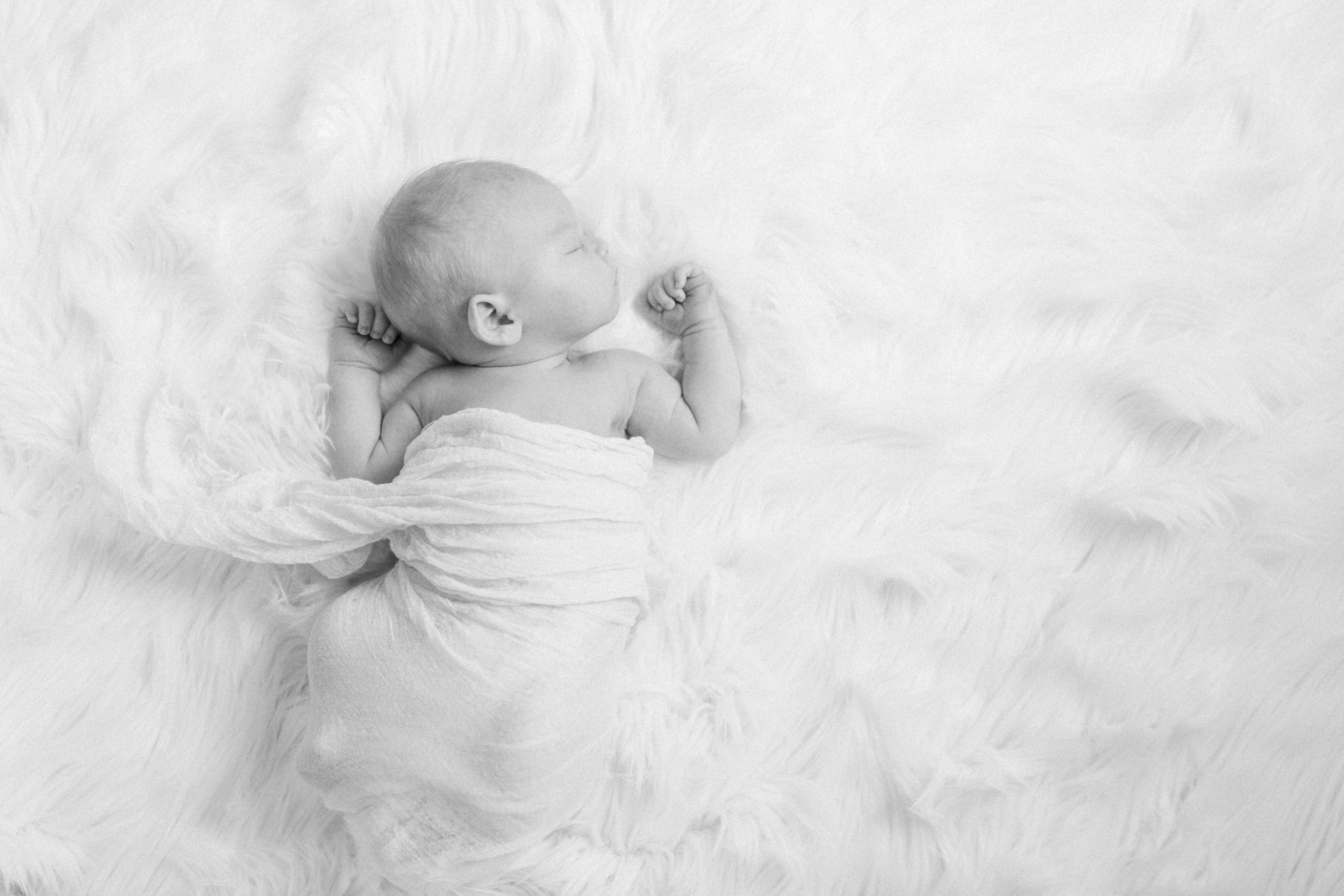 Earthy In-Home Newborn Lifestyle Session | Minimal Nursery Design | Modern Rustic Nursery | Baby Boy Nursery | Dream Nursery