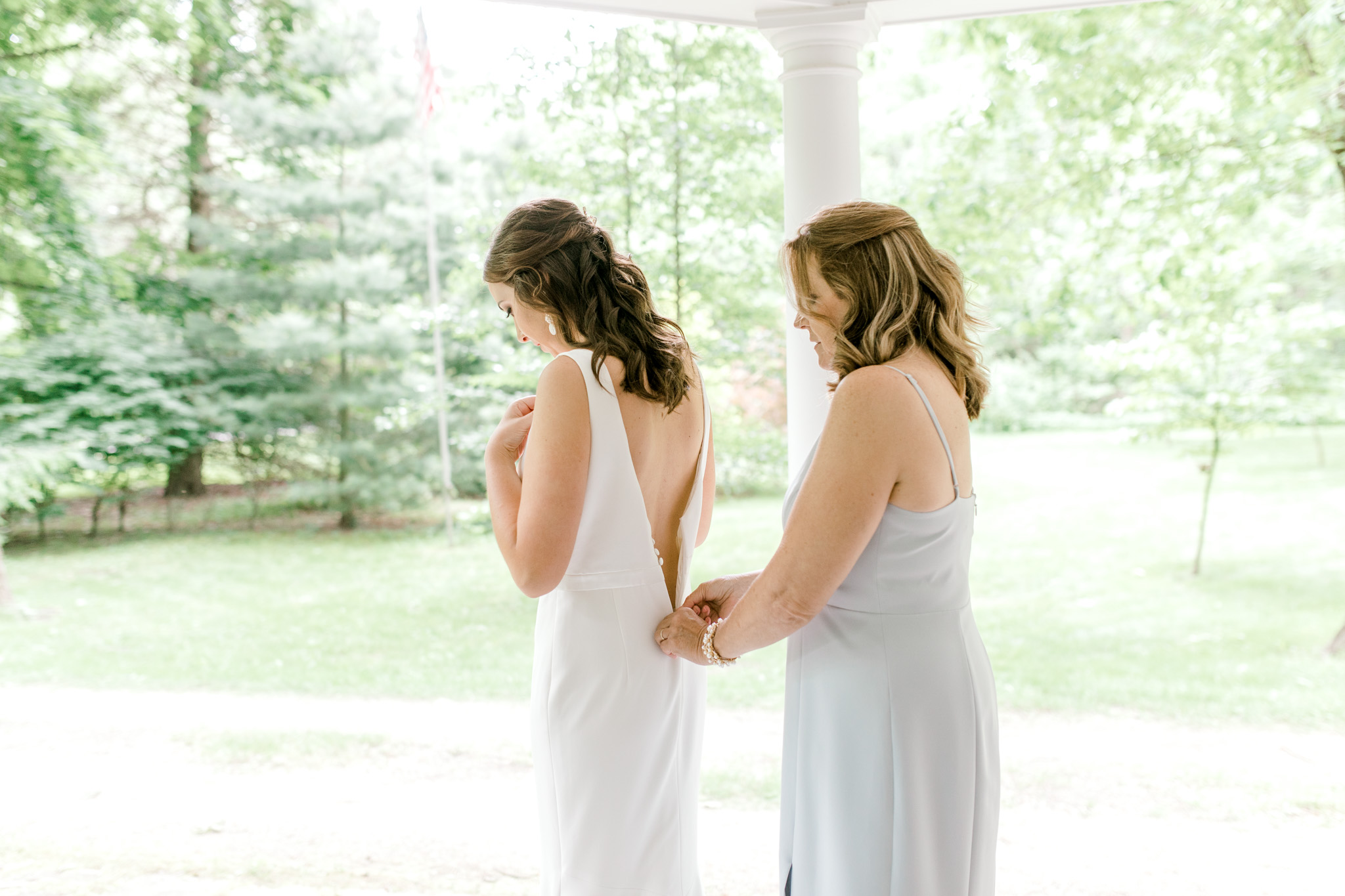 Rainy Vineyard Wedding in Southern Michigan | 12 Corners Vineyard Wedding | Beach Wedding in Michigan