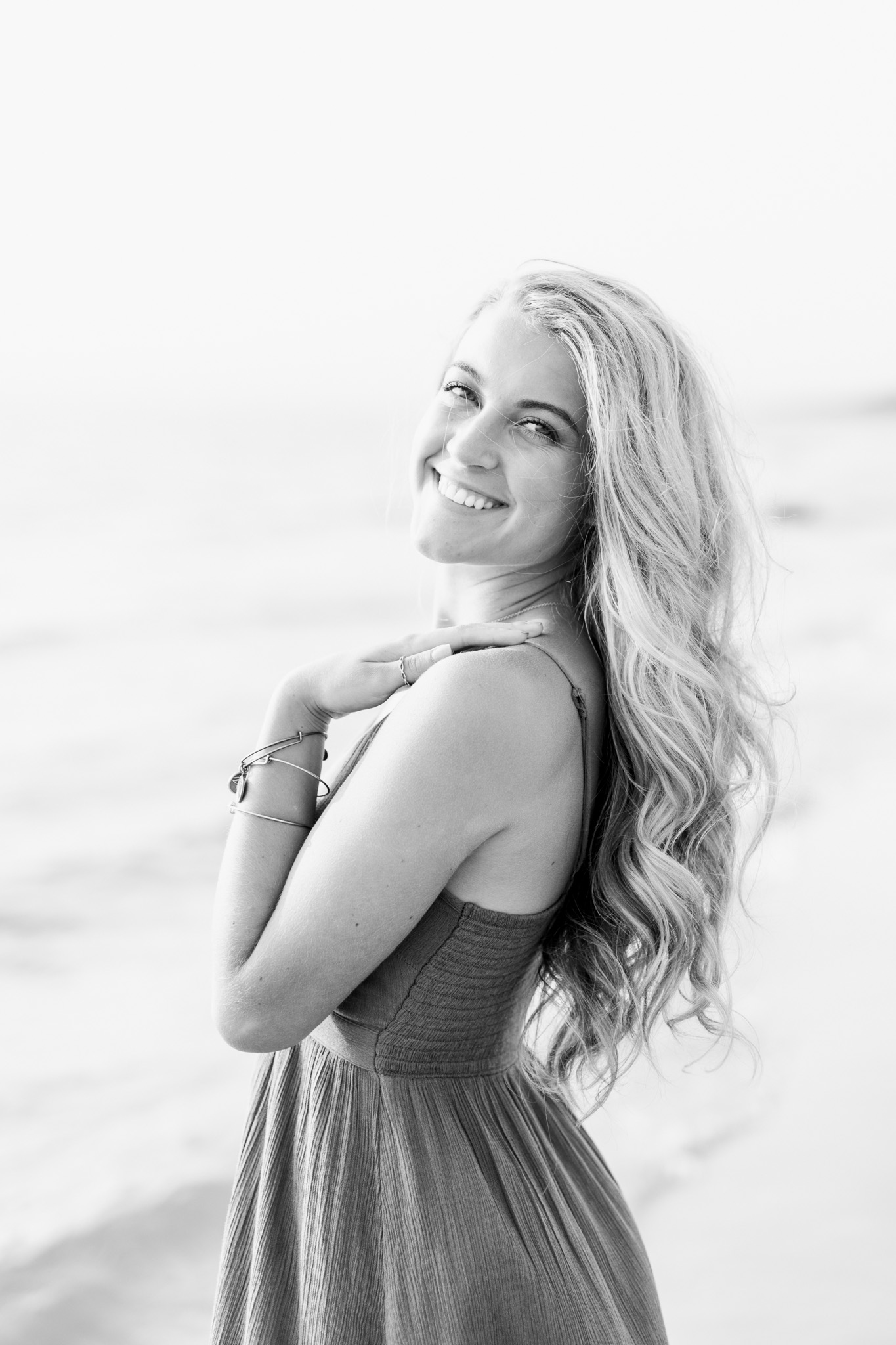 Beautiful Senior Girl Session at the Orchard and at the Beach | Senior Girl Poses | Senior Girl Wardrobe