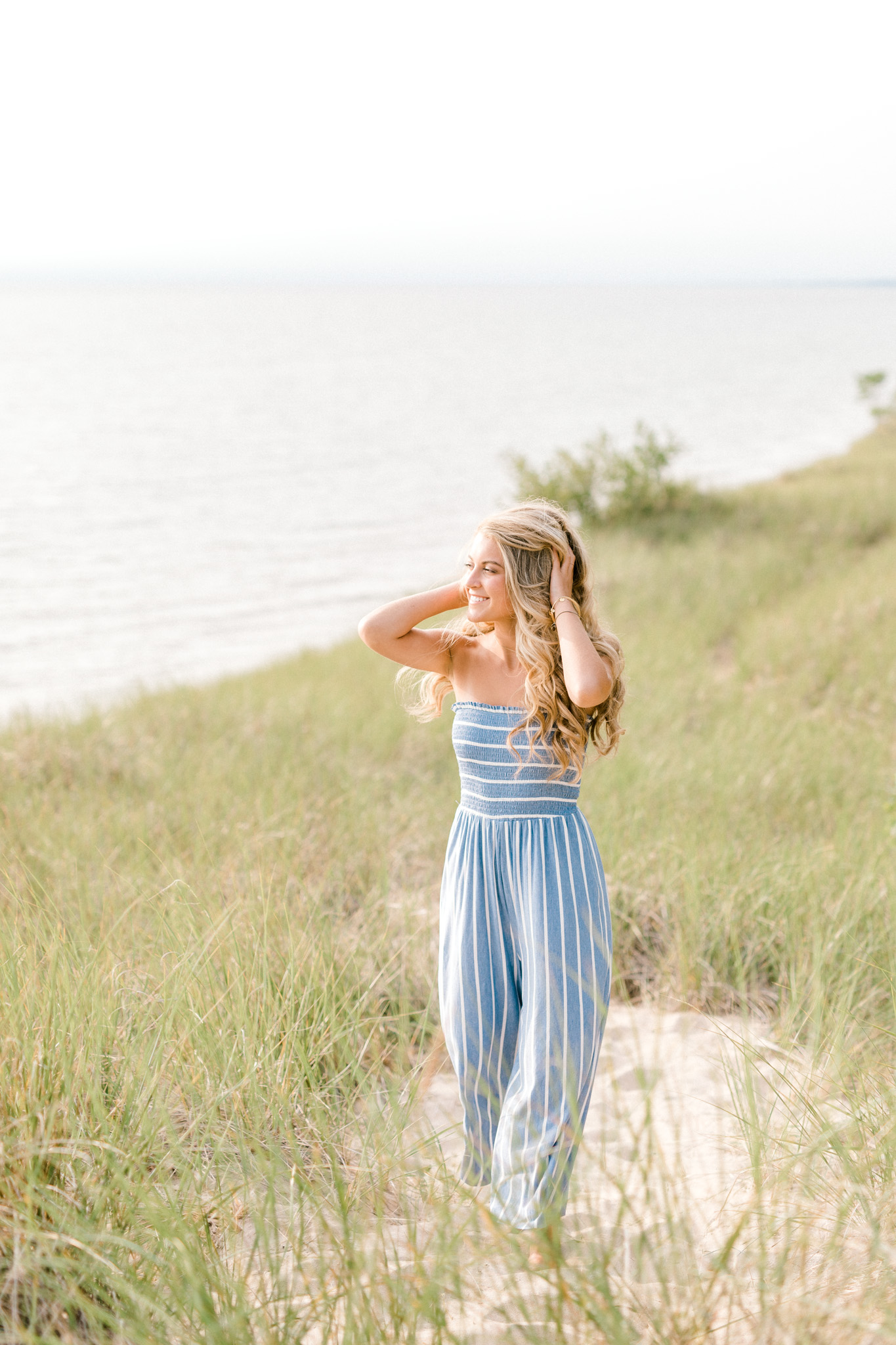 Beautiful Senior Girl Session at the Orchard and at the Beach | Senior Girl Poses | Senior Girl Wardrobe