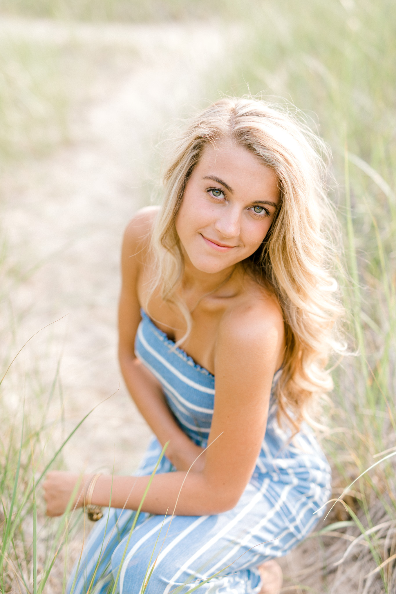 Beautiful Senior Girl Session at the Orchard and at the Beach | Senior Girl Poses | Senior Girl Wardrobe