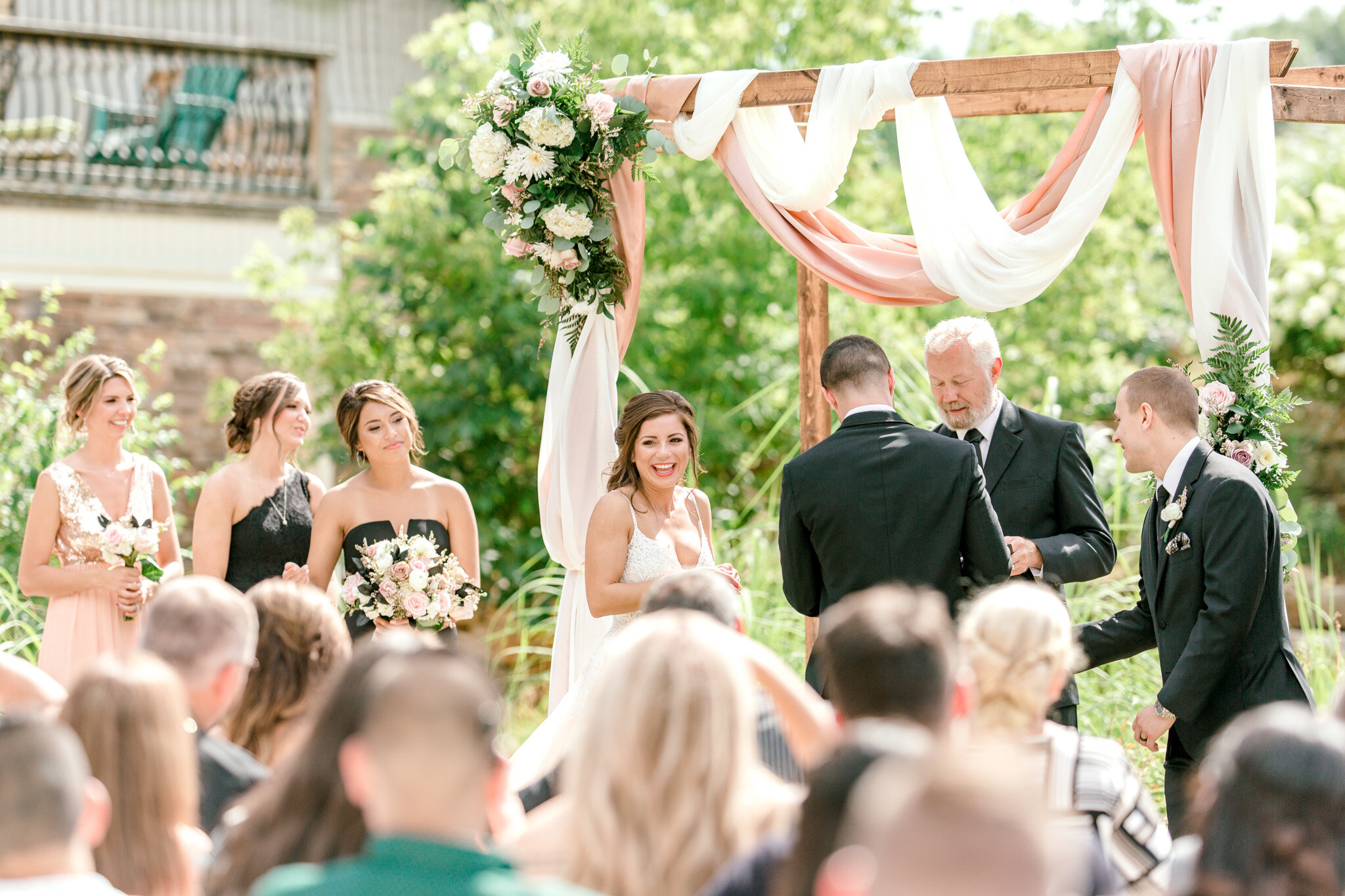 Classic Summer Wedding in St Joseph, Michigan | Timeless &amp; Romantic Light &amp; Airy Michigan Wedding Photographer | Lake Michigan Beach Wedding
