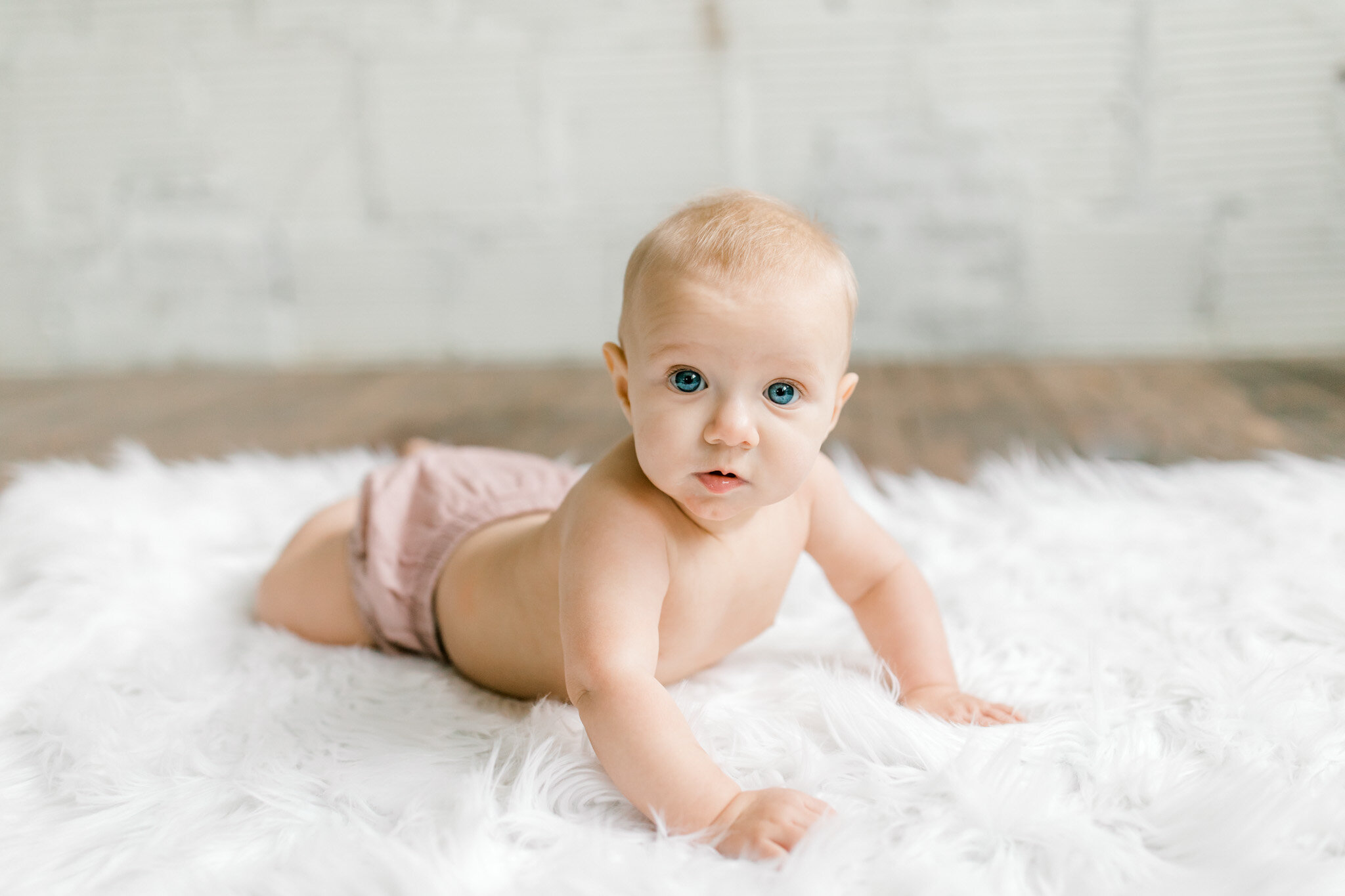 Baby girl 6 month milestone session in Grand Rapids studio | Laurenda Marie Photography | Michigan Family Photographer