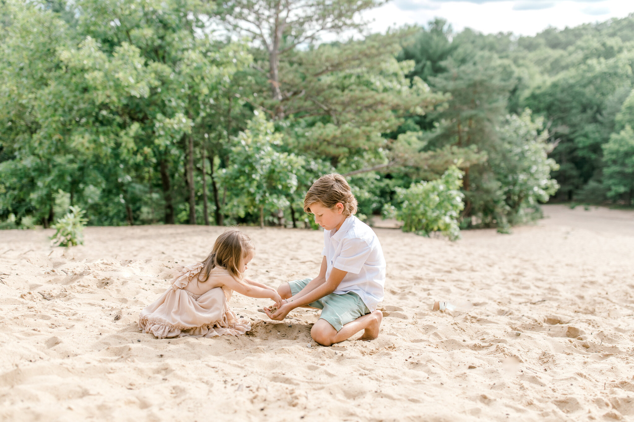 Woodland Family Lifestyle Session | Family Photo Wardrobe | Michigan Family Photographer