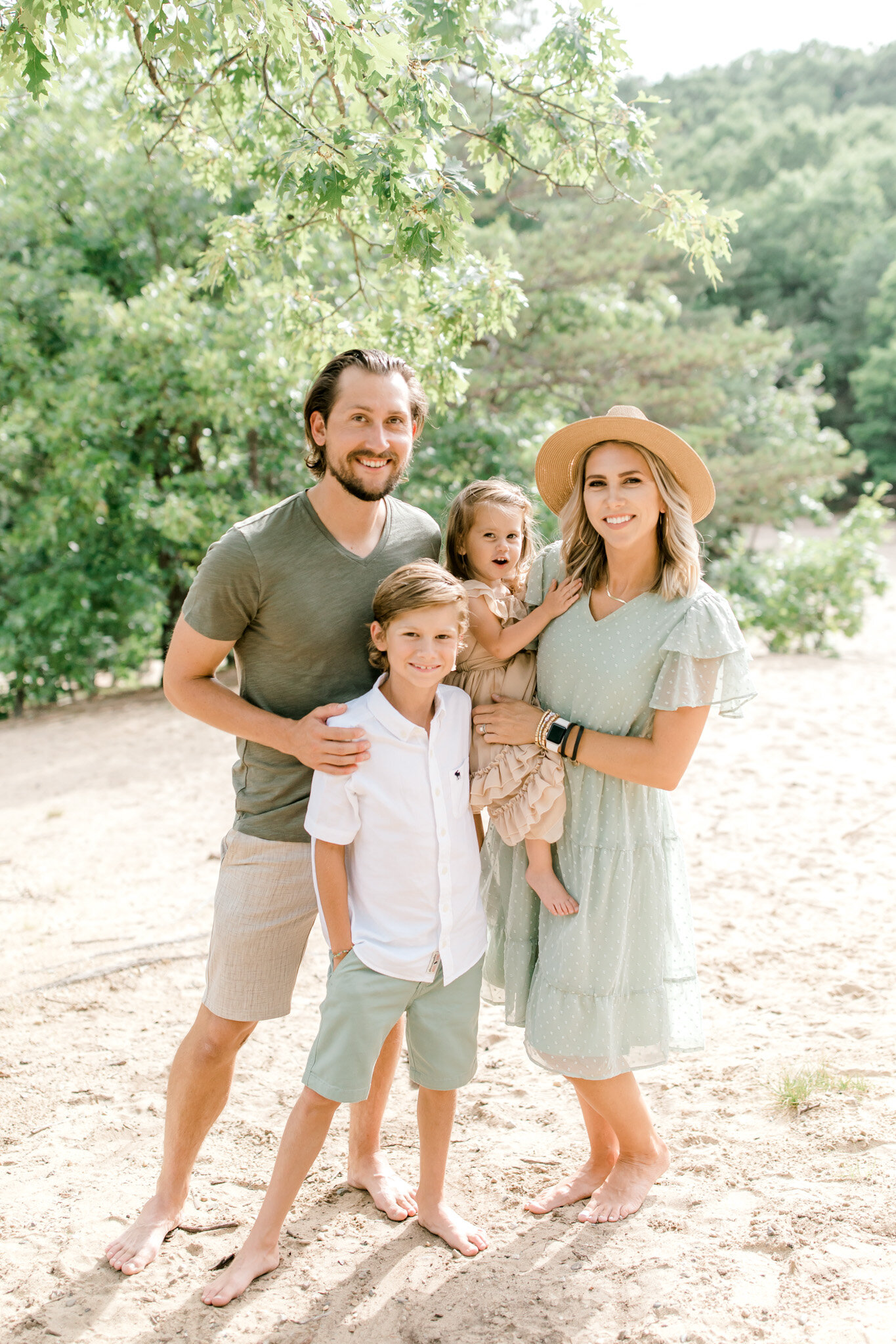 Woodland Family Lifestyle Session | Family Photo Wardrobe | Michigan Family Photographer