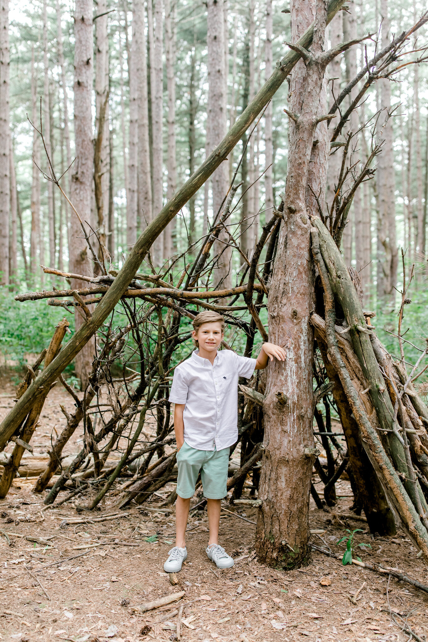 Woodland Family Lifestyle Session | Family Photo Wardrobe | Michigan Family Photographer