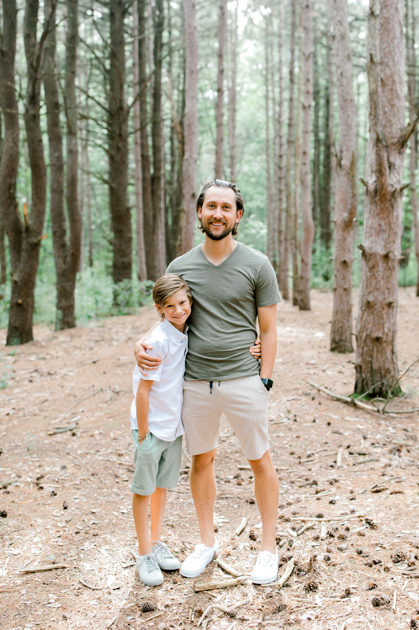 Woodland Family Lifestyle Session | Family Photo Wardrobe | Michigan Family Photographer