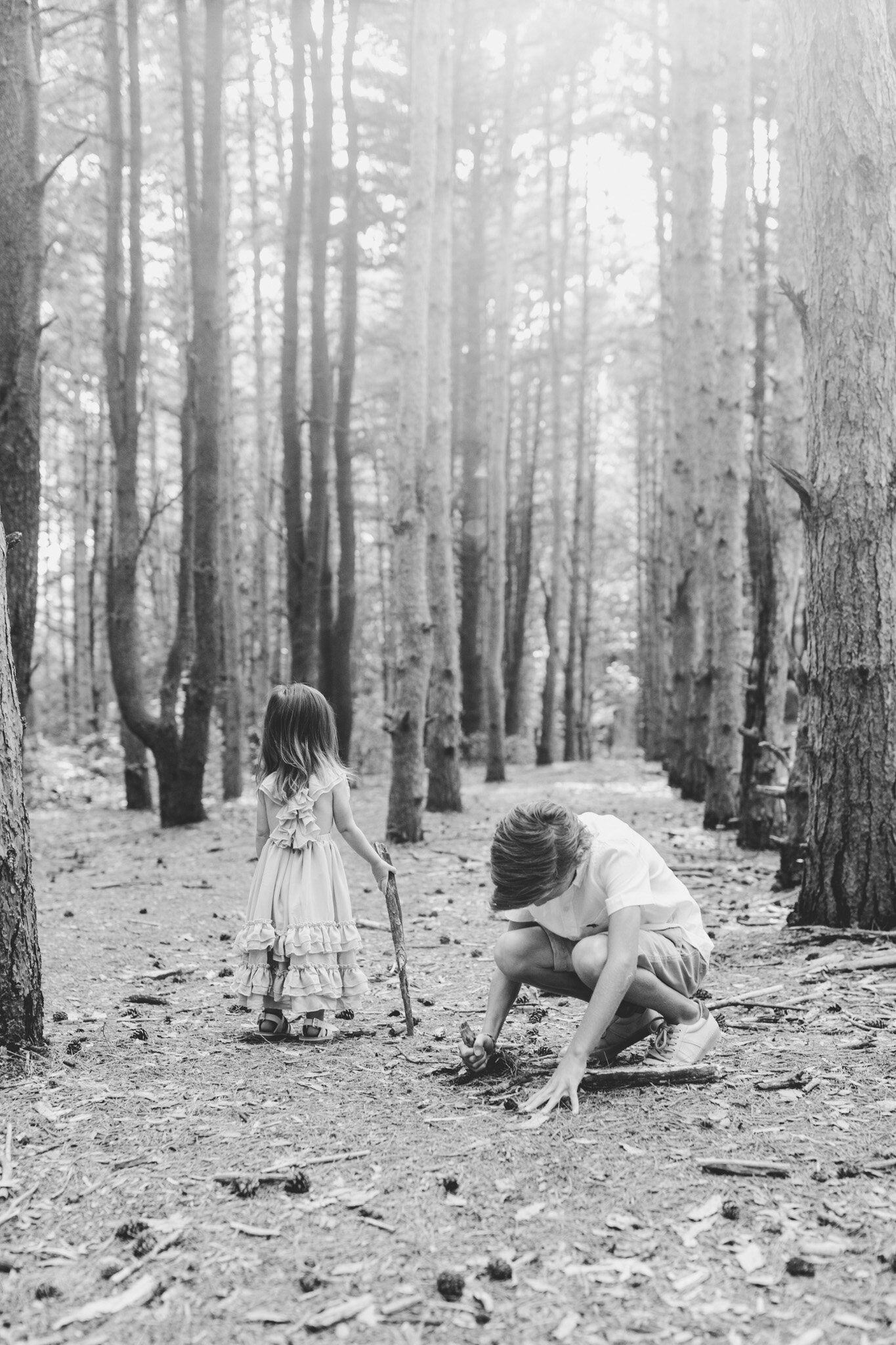 Woodland Family Lifestyle Session | Family Photo Wardrobe | Michigan Family Photographer