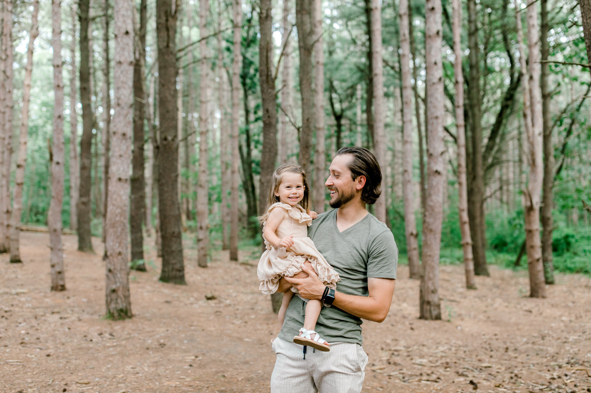 Woodland Family Lifestyle Session | Family Photo Wardrobe | Michigan Family Photographer