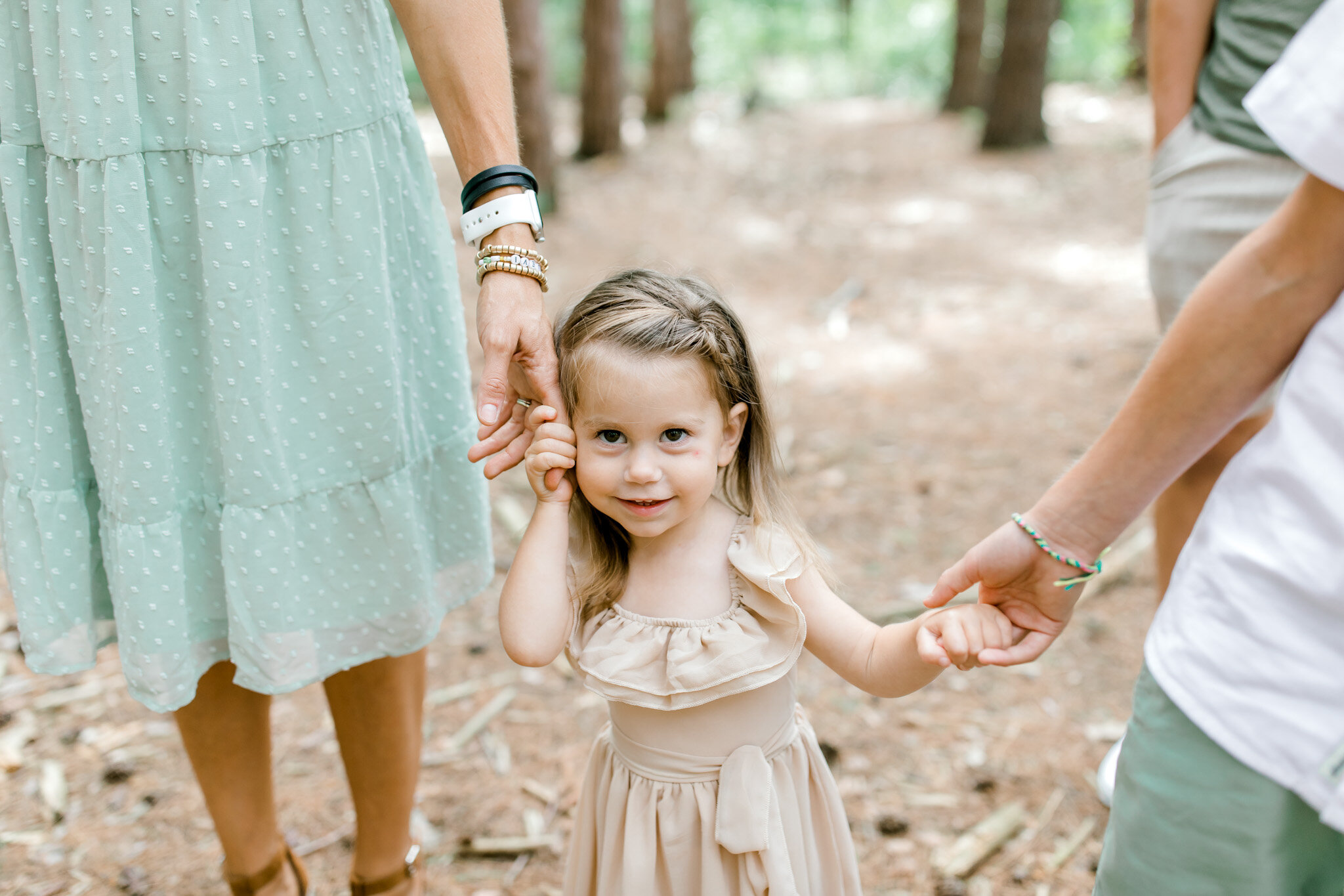 Woodland Family Lifestyle Session | Family Photo Wardrobe | Michigan Family Photographer