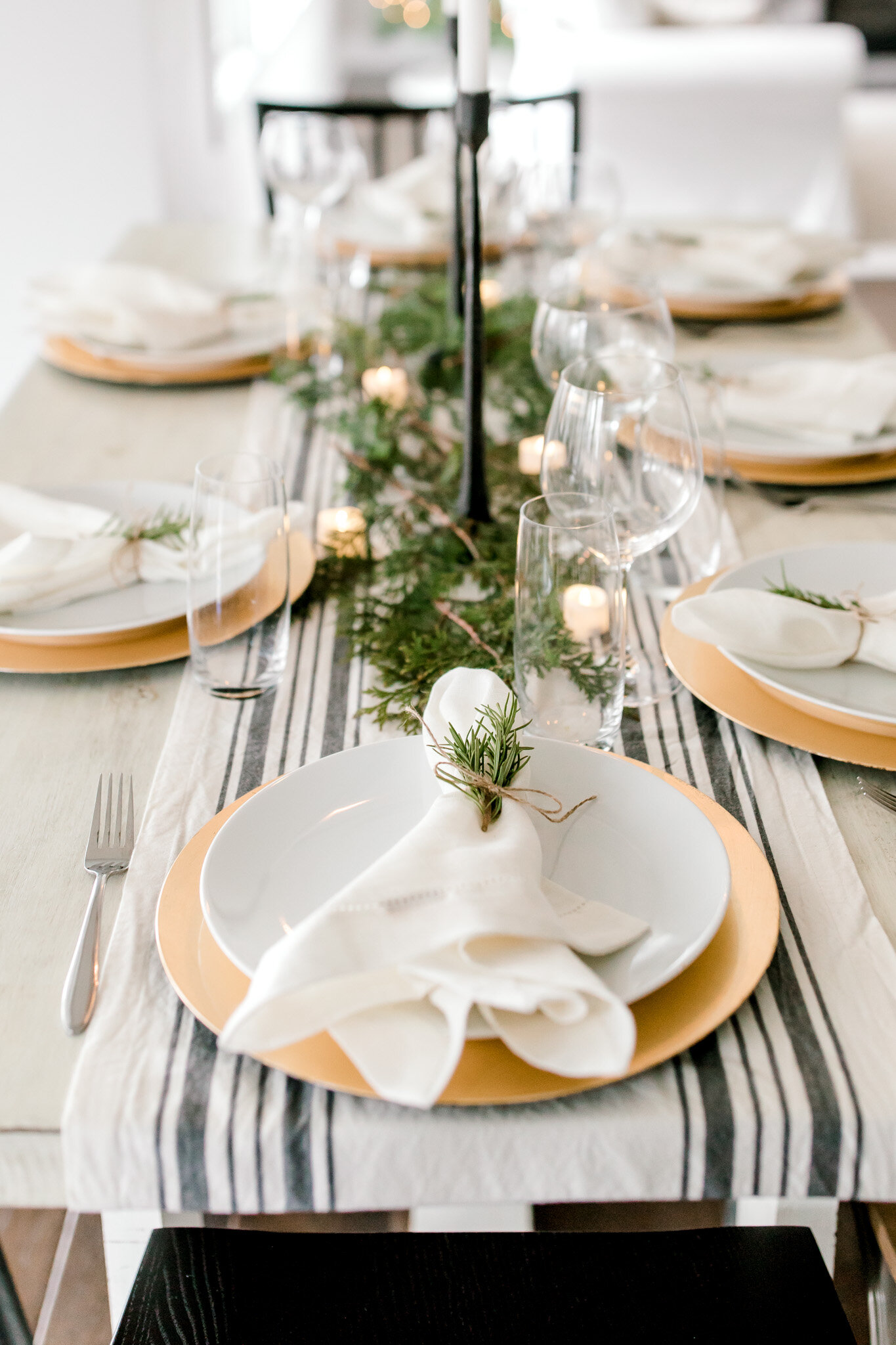 Simple Earthy Table-Scape