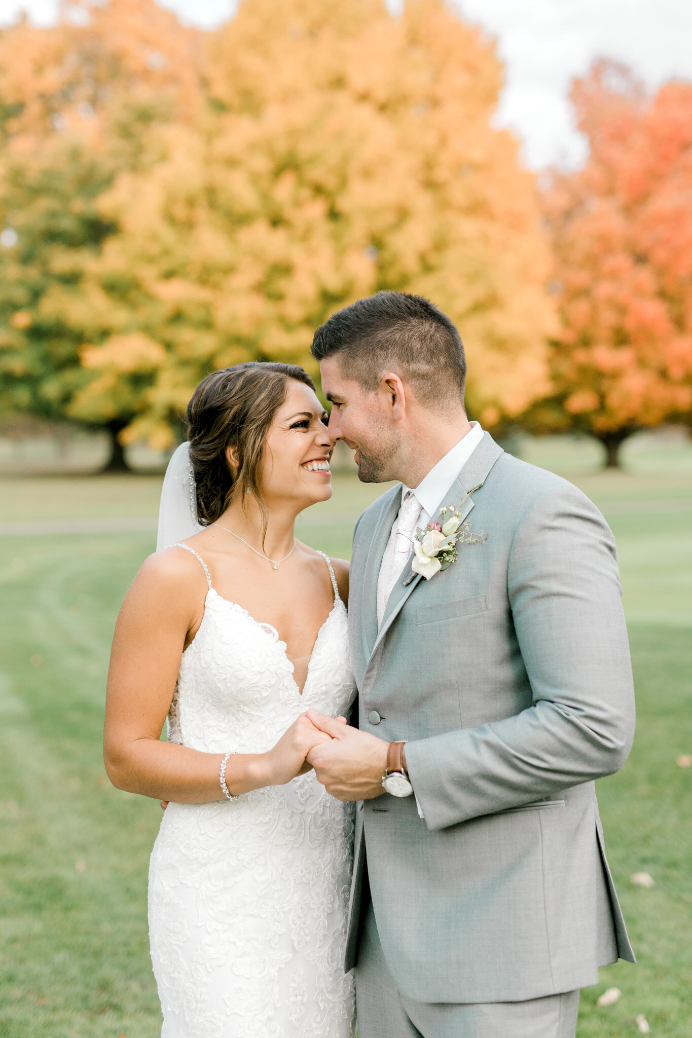 Autumn Wedding at The Country Club of Jackson | Light &amp; Airy Michigan Wedding Photographer