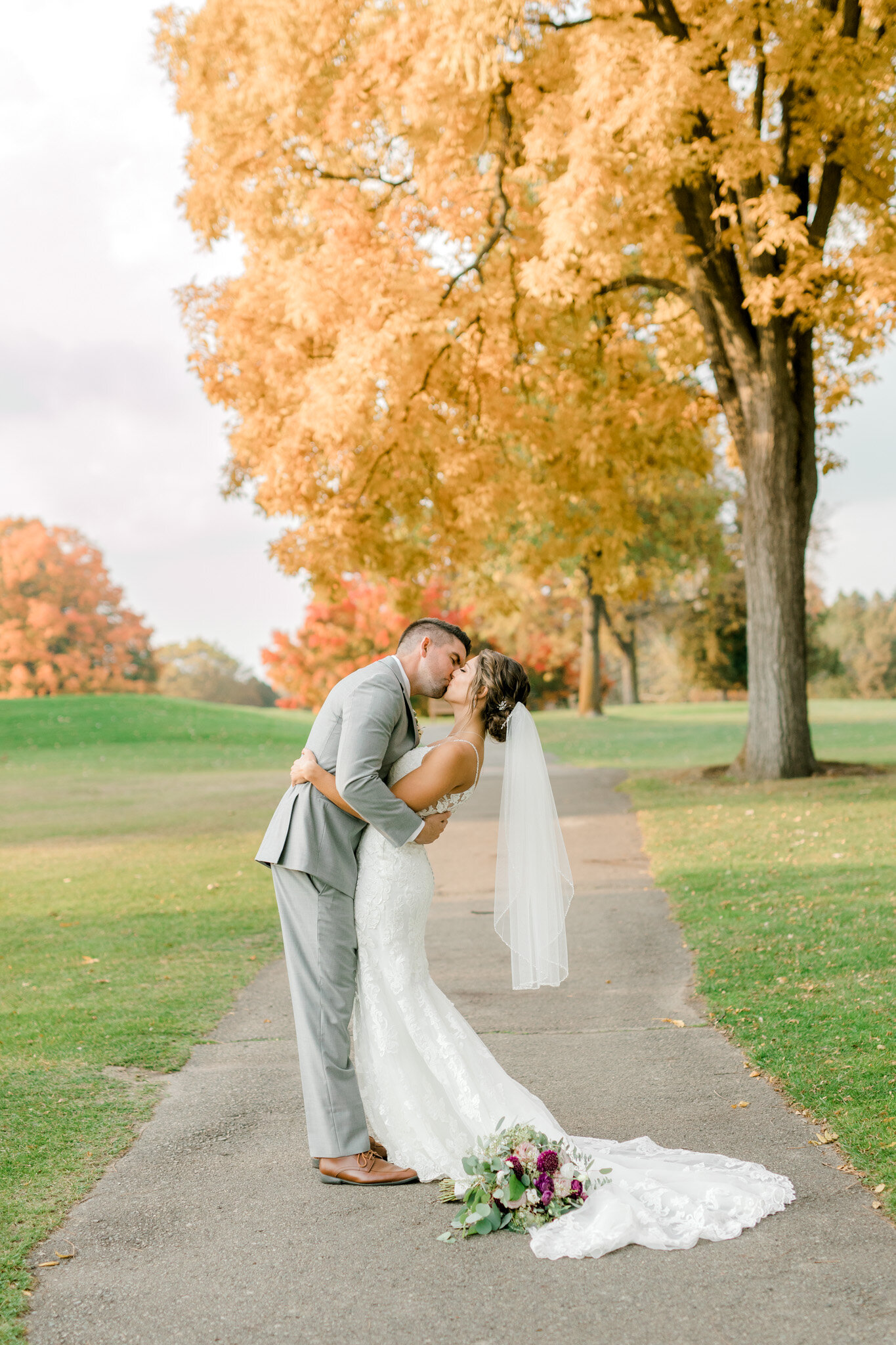 Autumn Wedding at The Country Club of Jackson | Light &amp; Airy Michigan Wedding Photographer