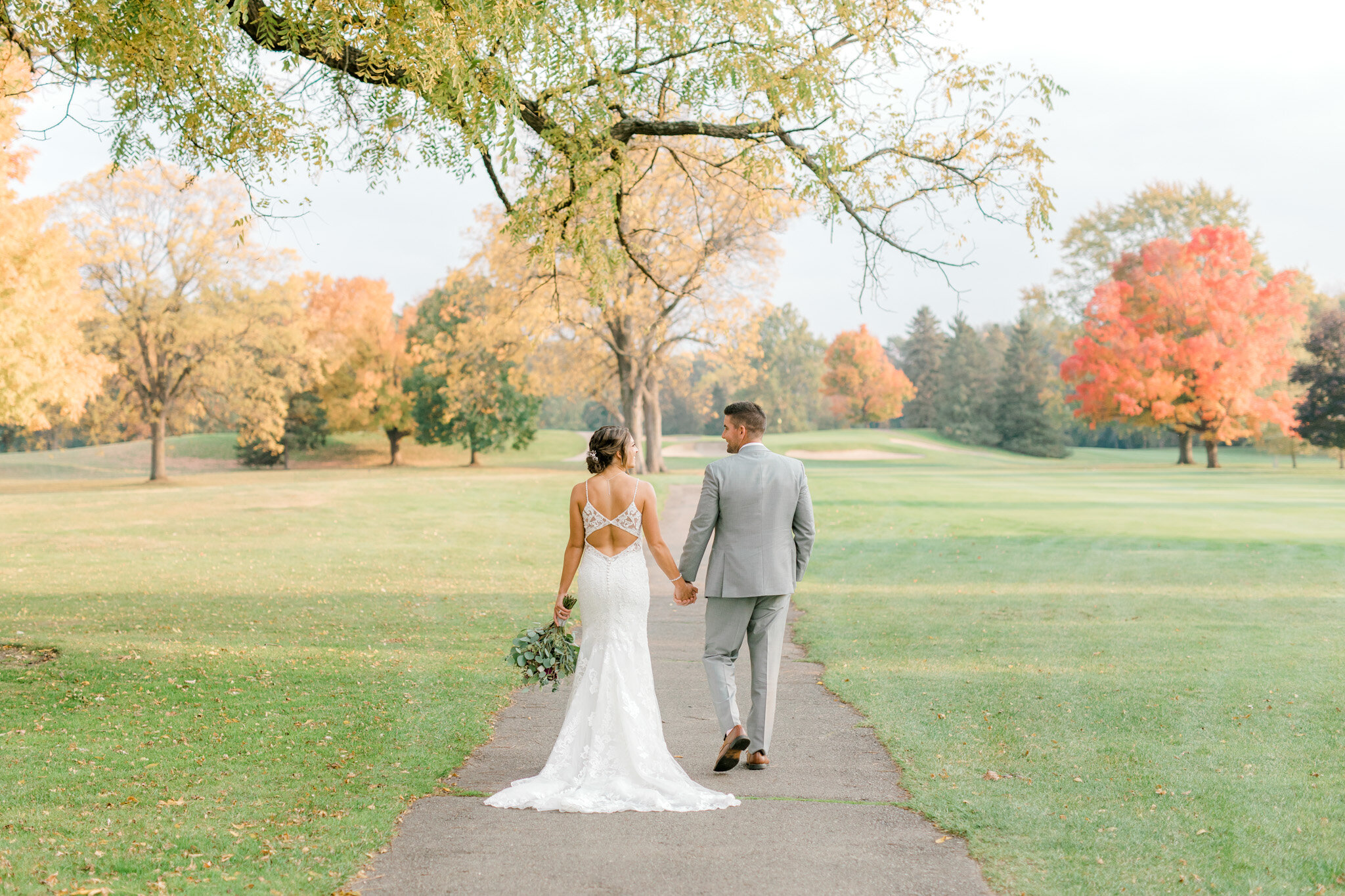 Autumn Wedding at The Country Club of Jackson | Light &amp; Airy Michigan Wedding Photographer