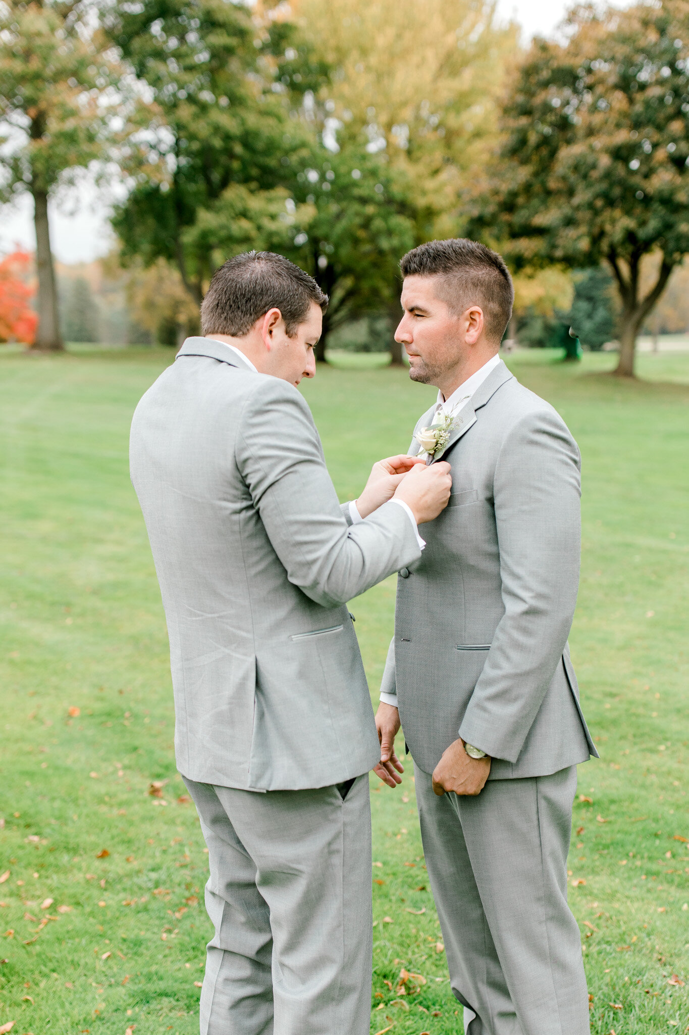 Autumn Wedding at The Country Club of Jackson | Light &amp; Airy Michigan Wedding Photographer