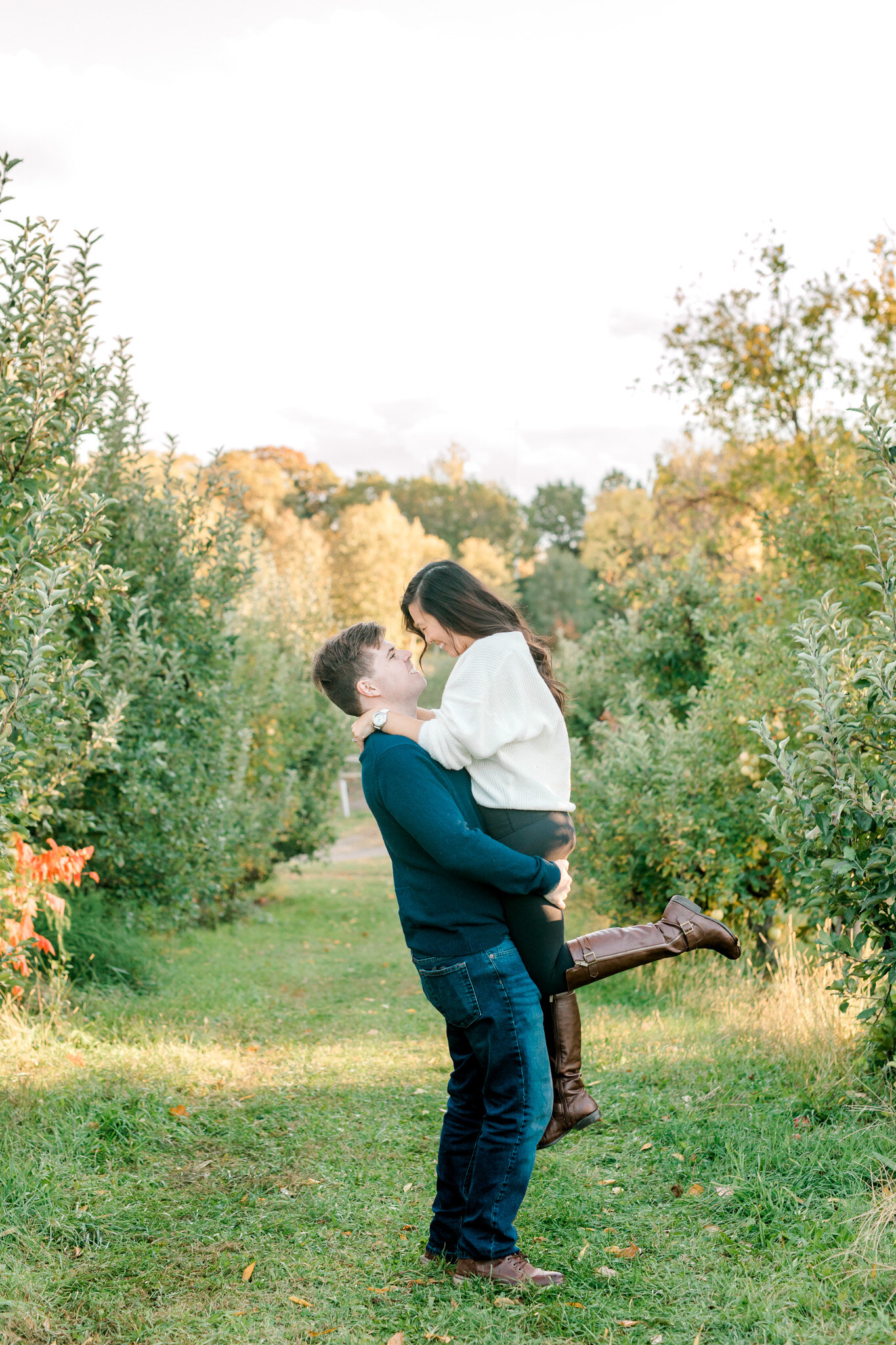 Classy &amp; Colorful Fall Engagement Sessions | Light &amp; Airy Michigan Wedding Photography