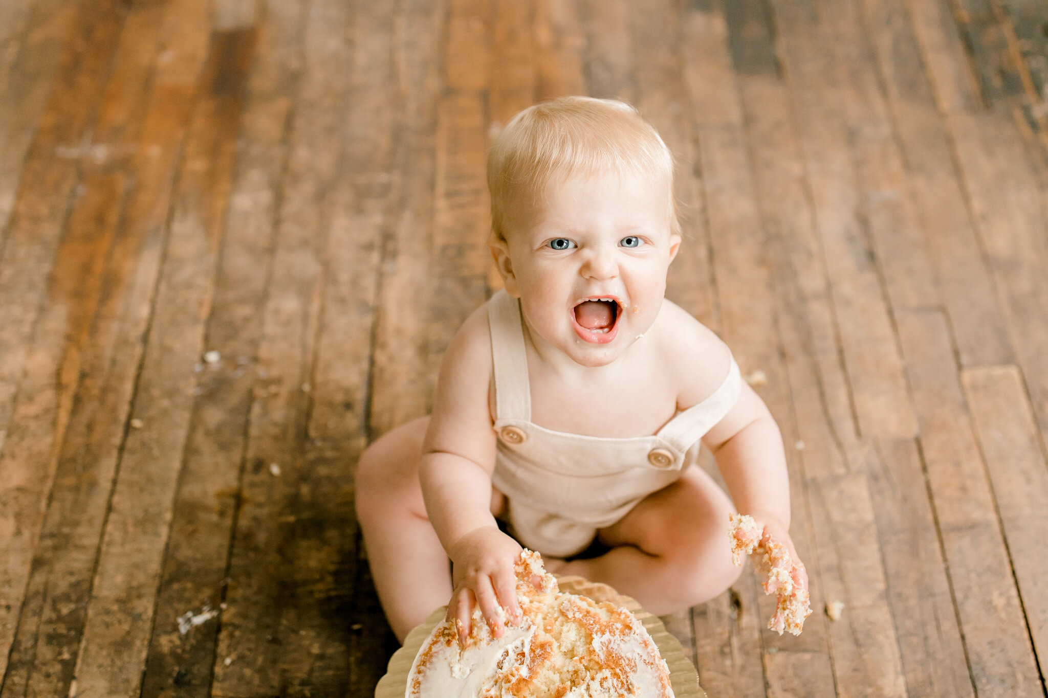 Simple, Neutral Cake Smash | Light &amp; Airy Photography | Baby Boy First Birthday Photos