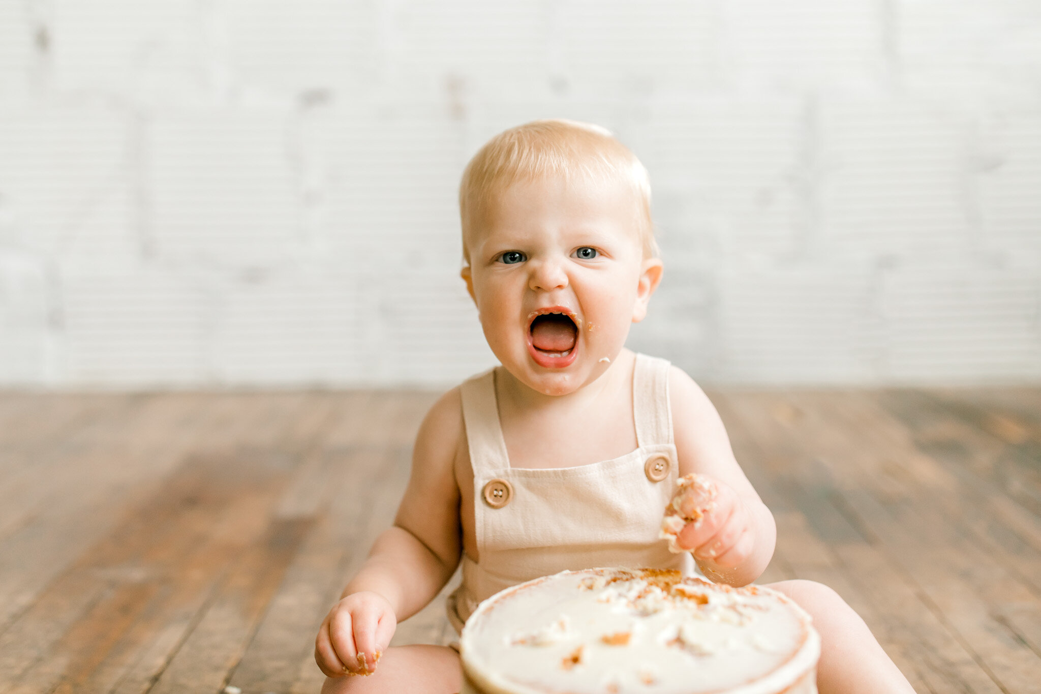 Simple, Neutral Cake Smash | Light &amp; Airy Photography | Baby Boy First Birthday Photos