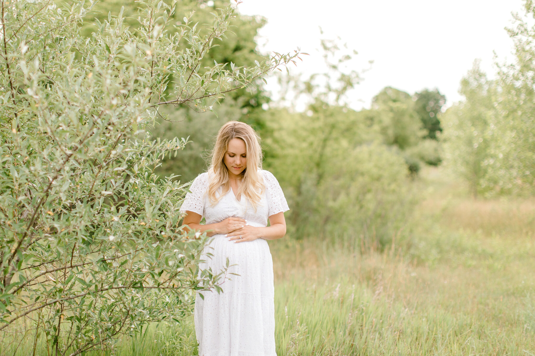 Sunrise Maternity Session in Rockford, Michigan | Light &amp; Airy Fine Art Family Photography in West Michigan