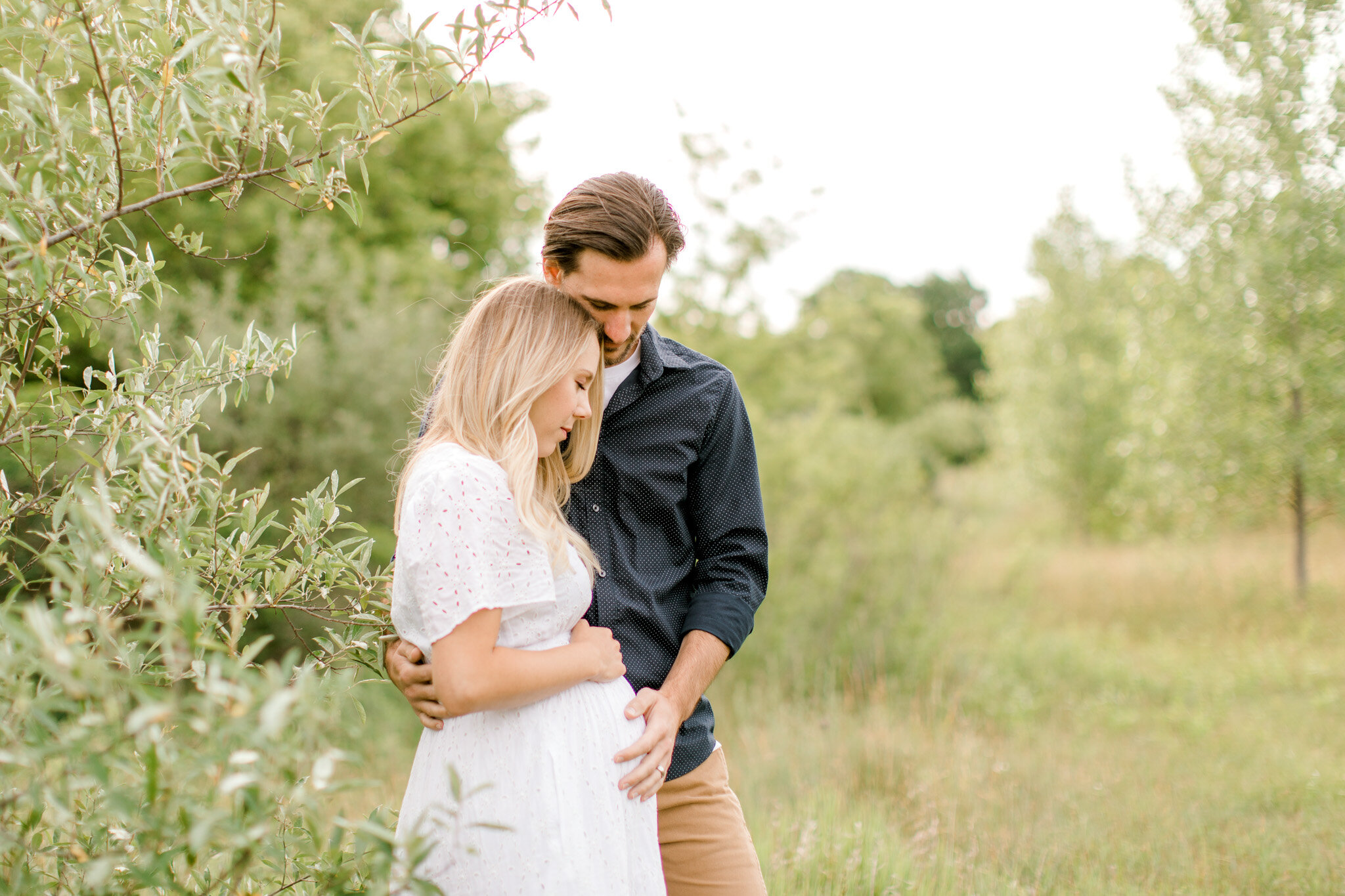 Sunrise Maternity Session in Rockford, Michigan | Light &amp; Airy Fine Art Family Photography in West Michigan