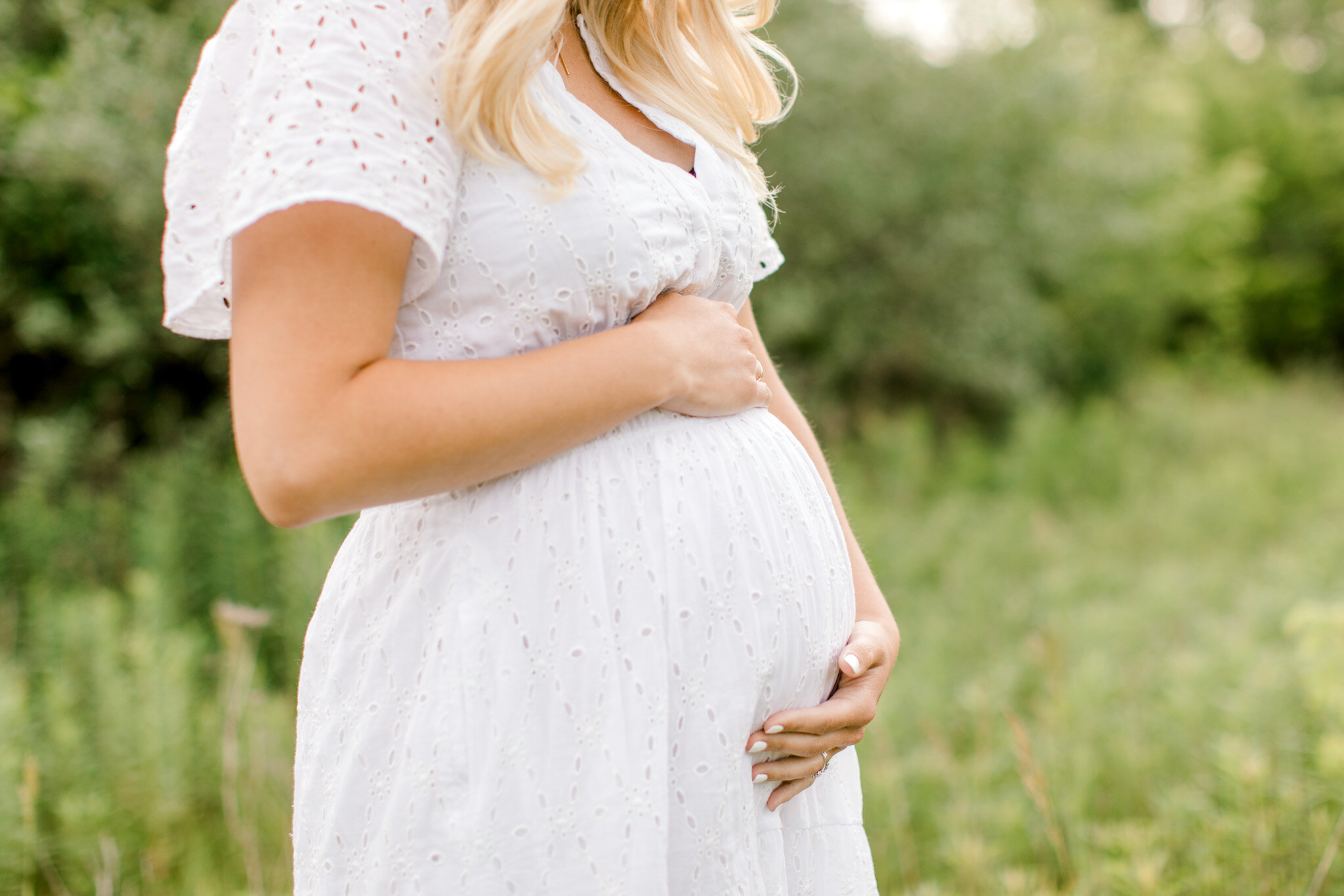 Sunrise Maternity Session in Rockford, Michigan | Light &amp; Airy Fine Art Family Photography in West Michigan