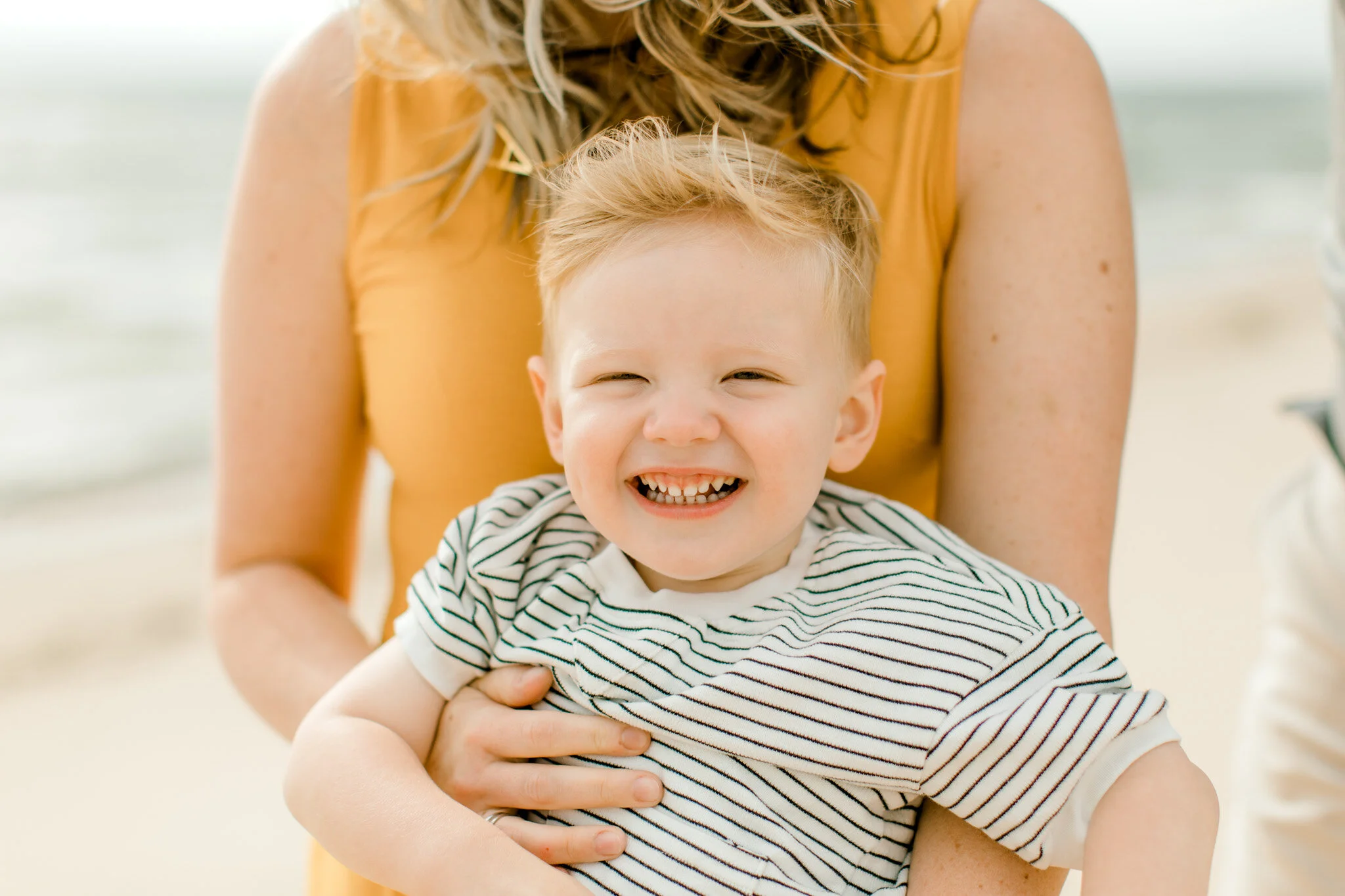 Beach Family Session in Grand Haven | Light &amp; Airy Lake Michigan Session | Laurenda Marie Photography