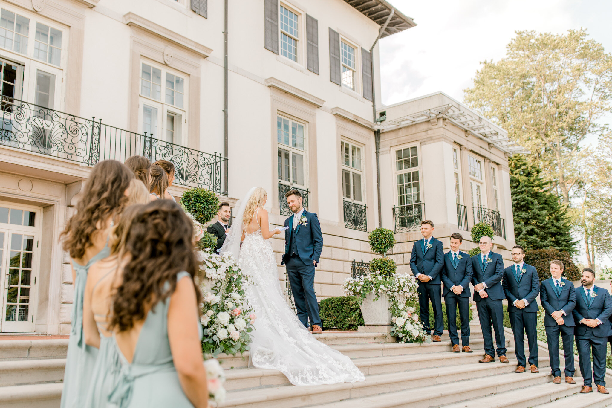 Grand wedding at The War Memorial | Grand Rapids Wedding Photographer | West Michigan Wedding Photography | Fine Art Light &amp; Airy