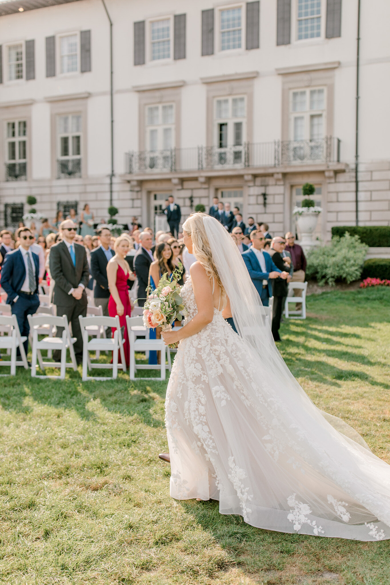 Grand wedding at The War Memorial | Grand Rapids Wedding Photographer | West Michigan Wedding Photography | Fine Art Light &amp; Airy