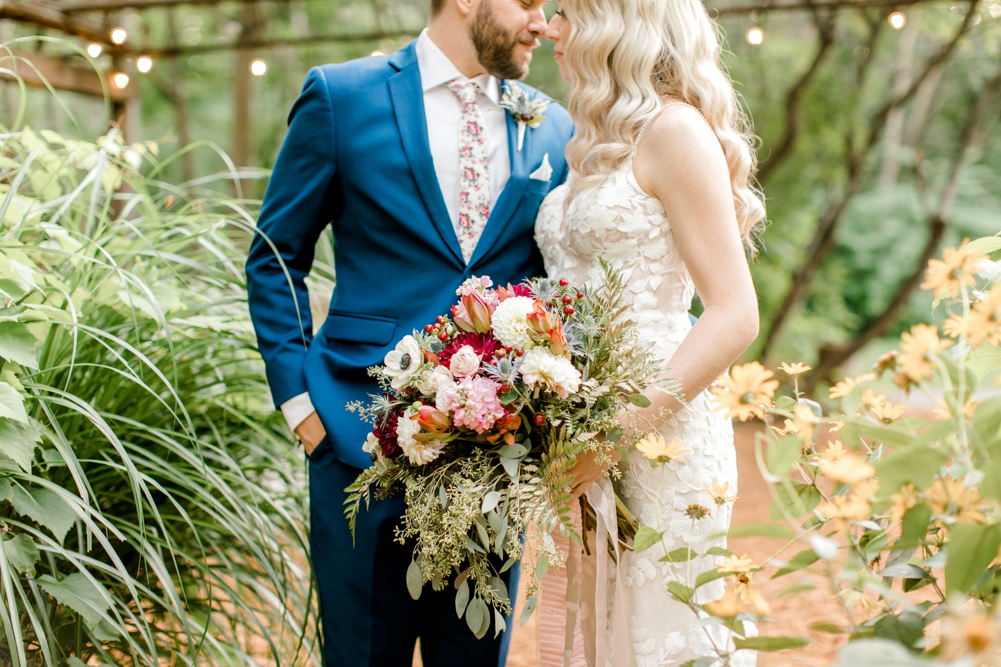 Whimsical Colorful Michigan Wedding at Blue Dress Barn | West Michigan Wedding Photography | Laurenda Marie Photography