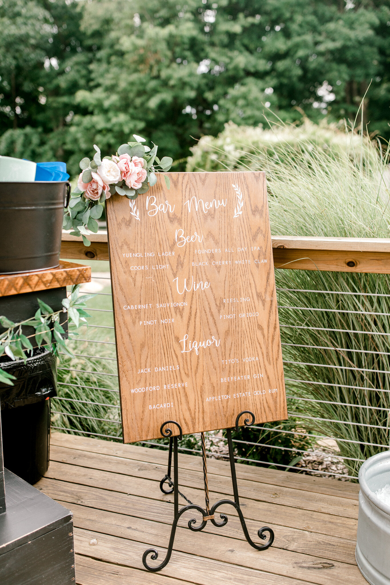 Jackson Michigan Wedding at Black Barn Vineyard | Laurenda Marie Photography | Light and Airy West Michigan Wedding Photography