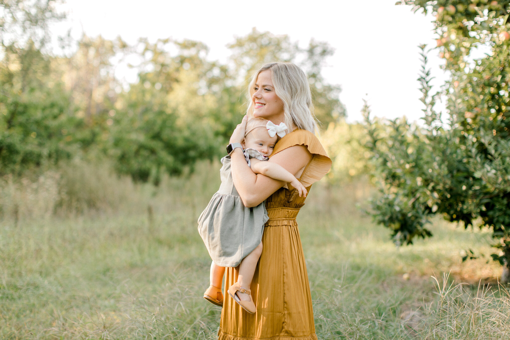 Fall Family Orchard Session | West Michigan Family Photographer | Light &amp; Airy Photography