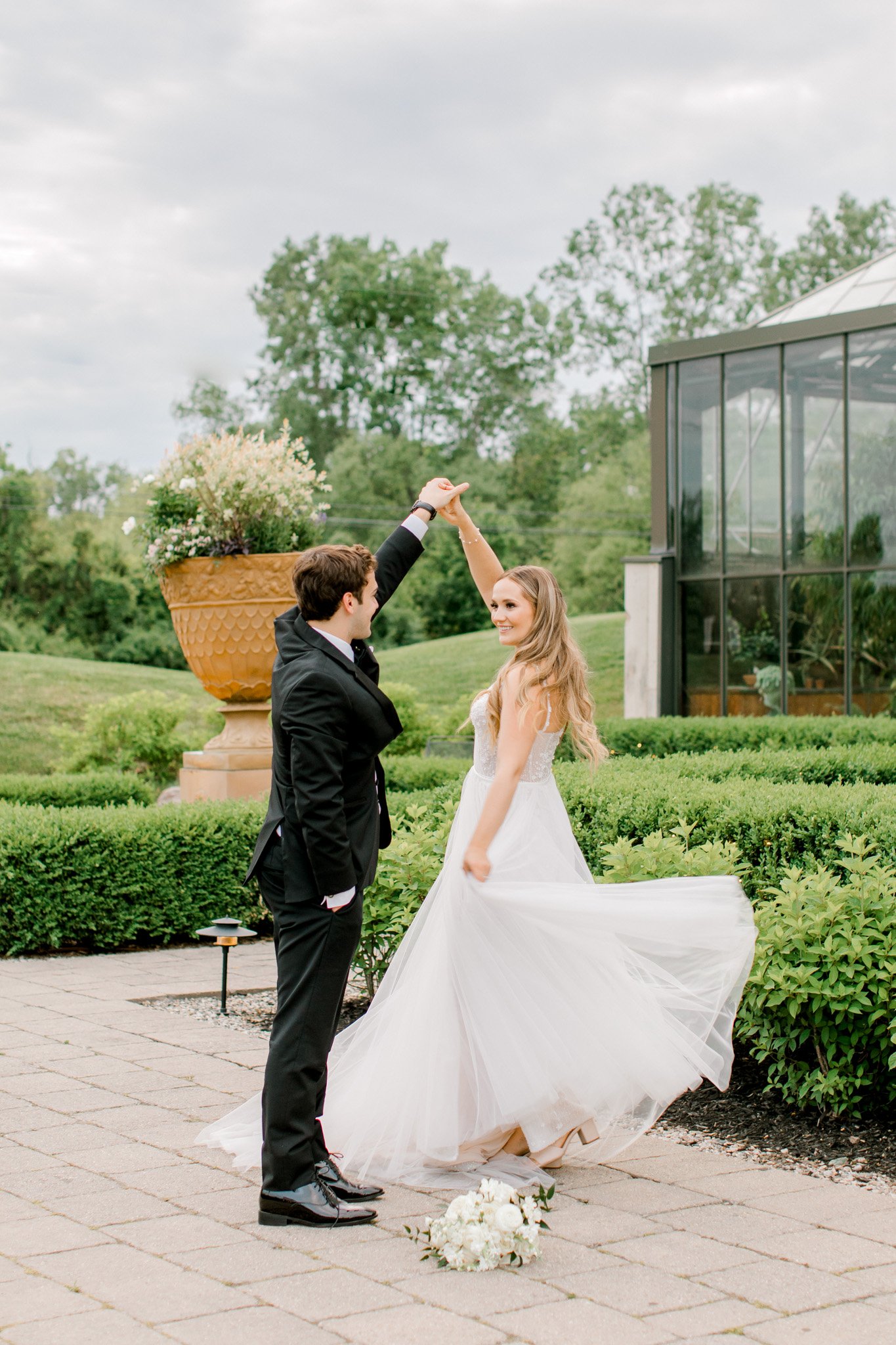 Planterra Conservatory Wedding | Greenhouse Botanical Wedding | Elegant Fine Art Michigan Wedding Photography | Laurenda Marie Photography