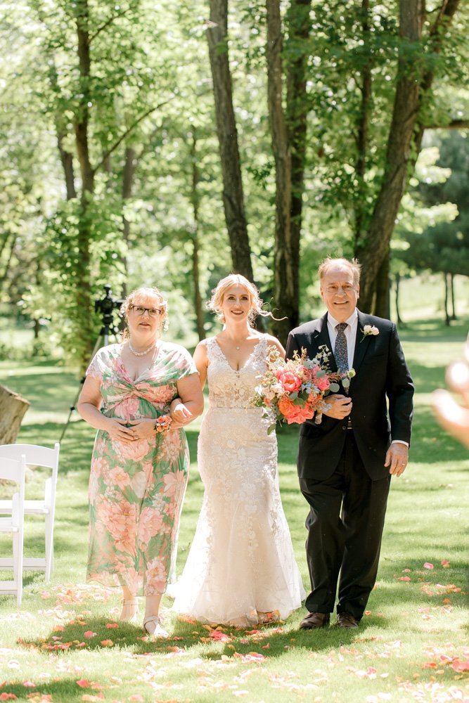 Tandale Nature Center Wedding | Timeless, Romantic West Michigan Wedding | Laurenda Marie Photography