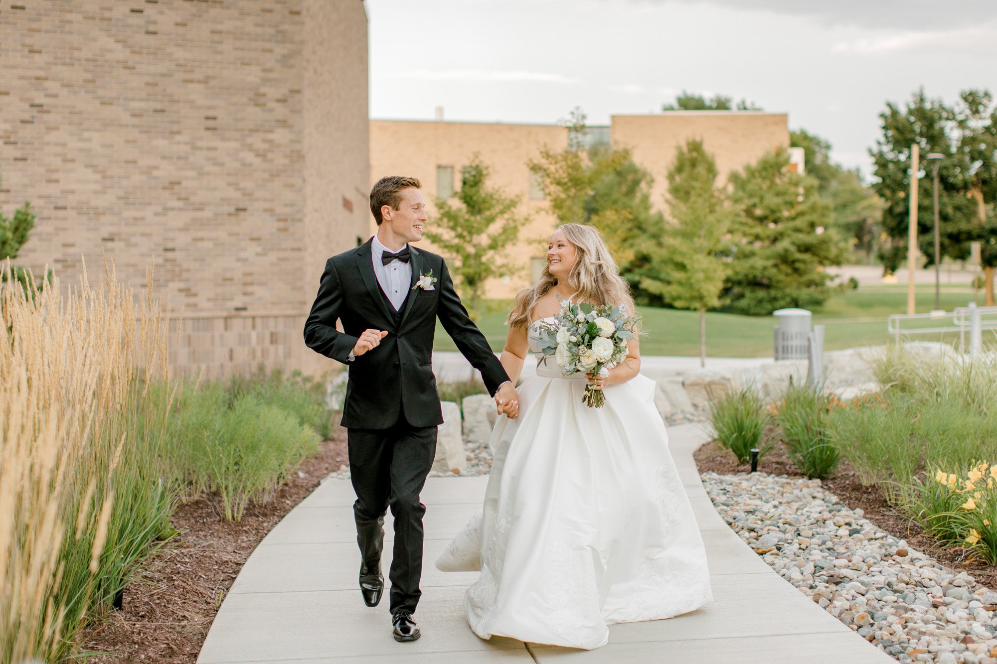 Modern Michigan Wedding | Fine Art Wedding Photography | Laurenda Marie Photography