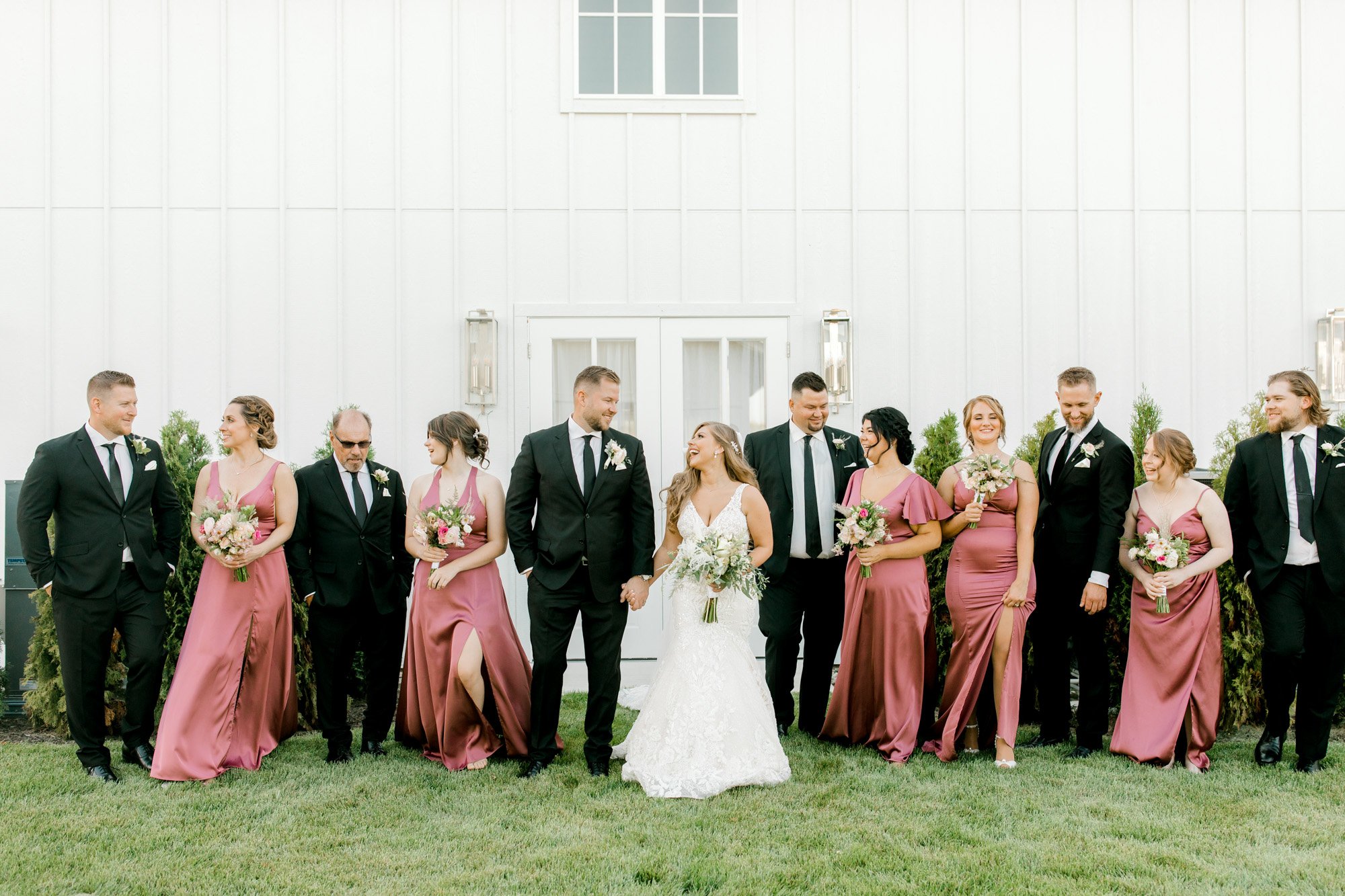 Timeless Light &amp; Airy Modern Wedding Photography | West Michigan Wedding Photography | Laurenda Marie Photography