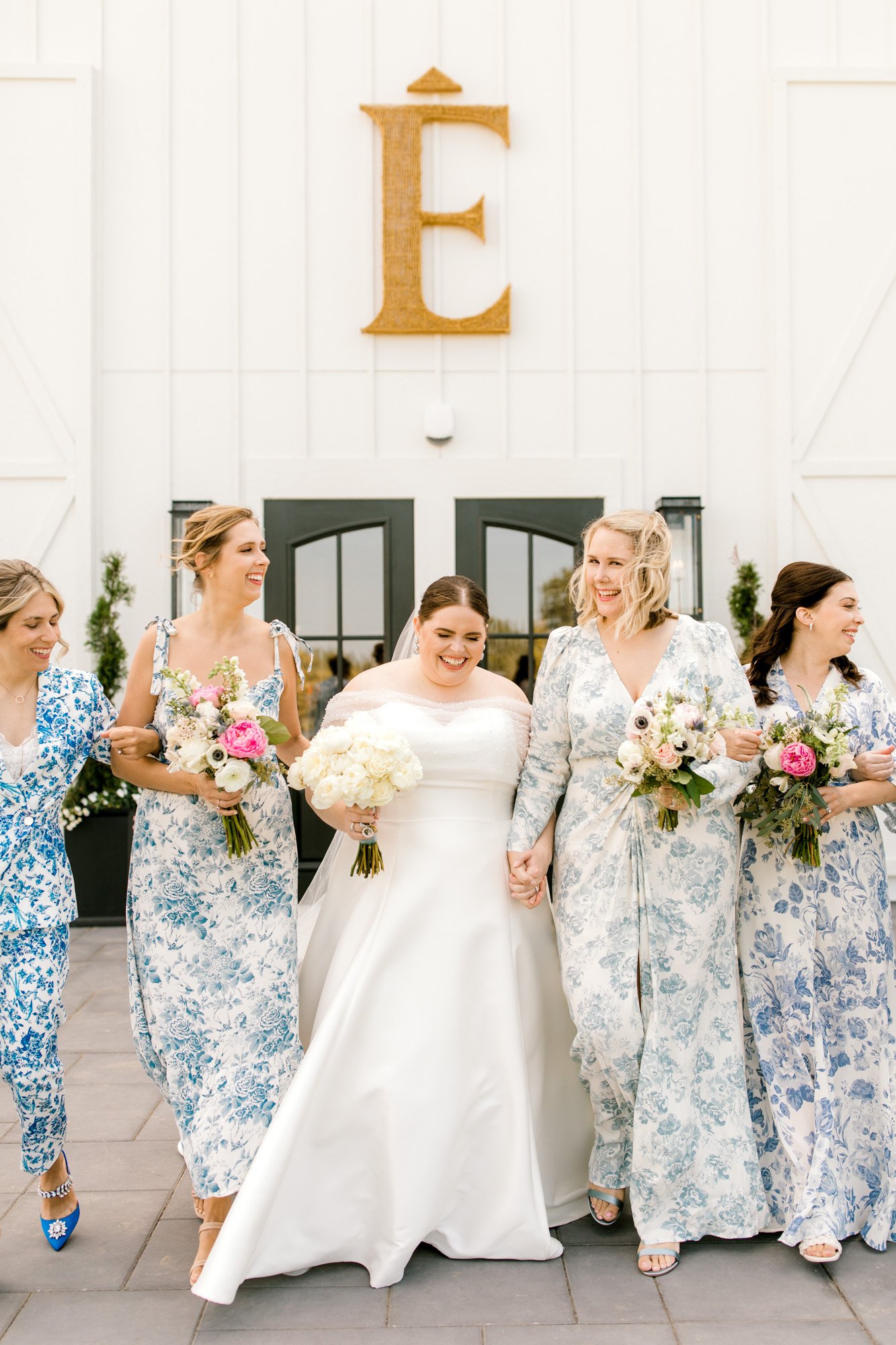 Blue and White Floral Modern Fine Art Wedding at Etre Farms in Michigan | Laurenda Marie Photography