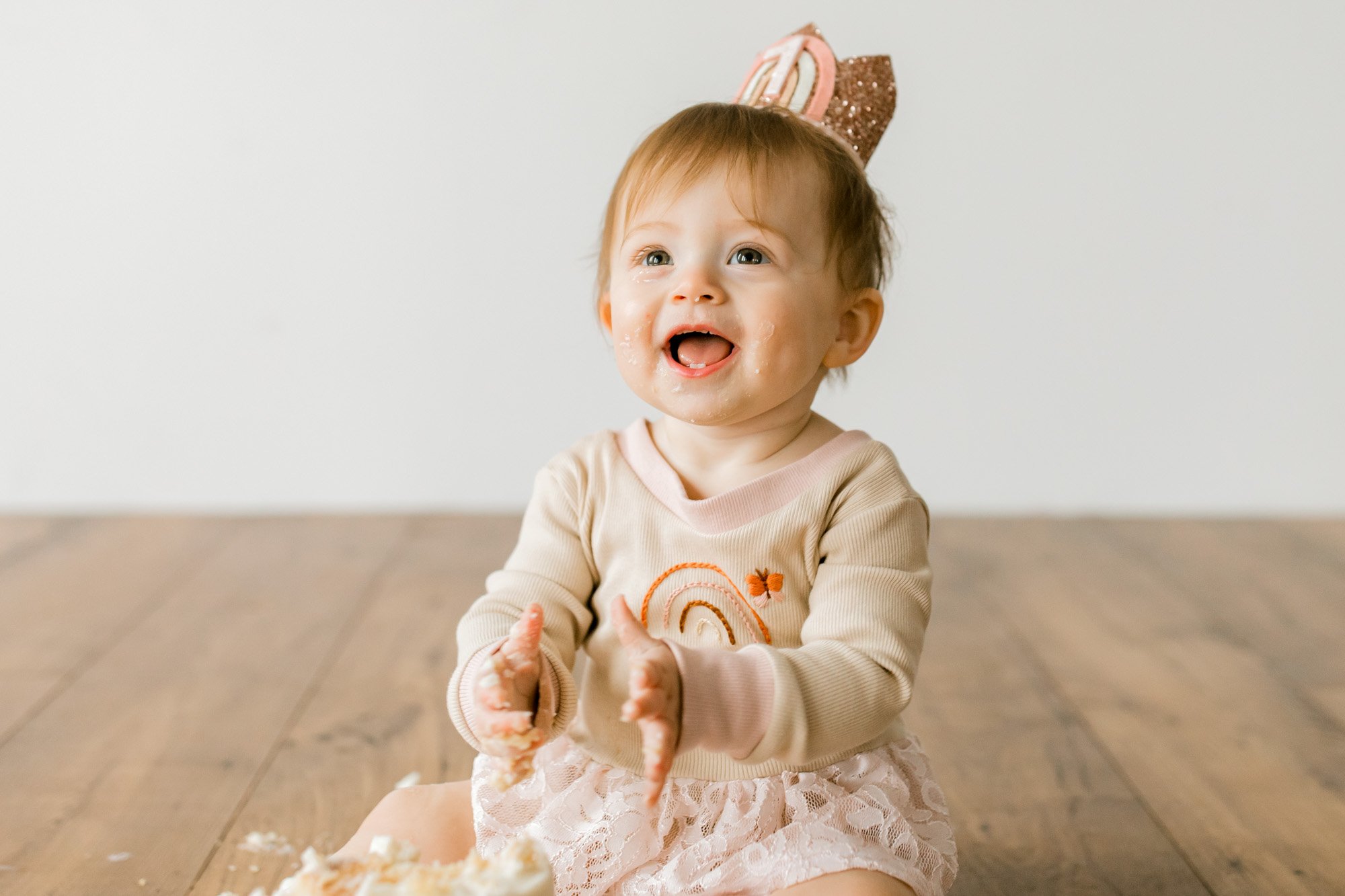 Simple Organic One Year Cake Smash in Studio | Natural First Birthday Photos | Michigan Family Photographer | Laurenda Marie Photography