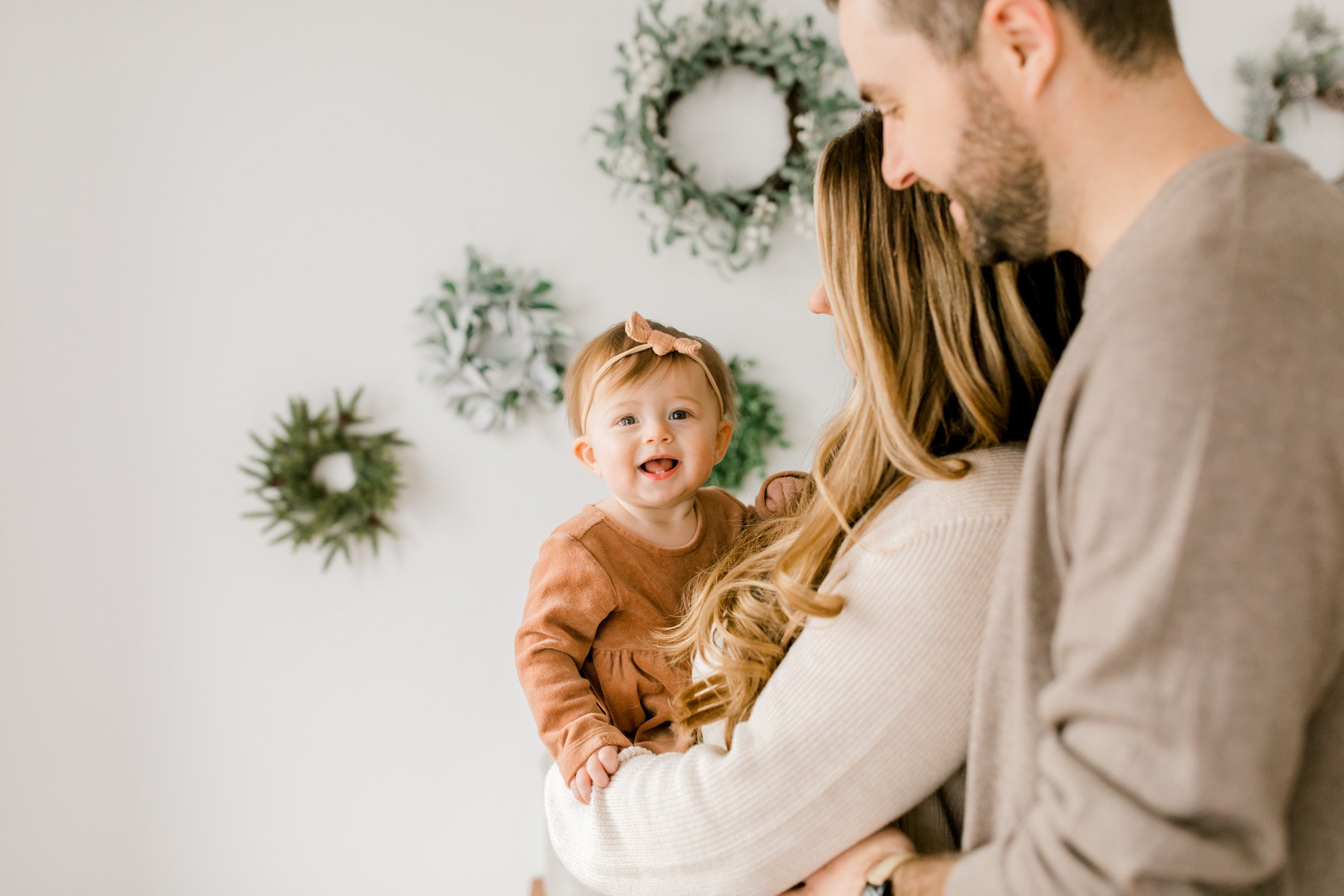 Simple Organic One Year Cake Smash in Studio | Natural First Birthday Photos | Michigan Family Photographer | Laurenda Marie Photography