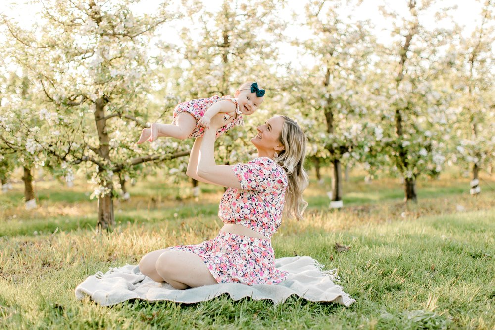 Apple Blossom Family Session in Michigan | Family of 4 Wardrobe | Laurenda Marie Photography