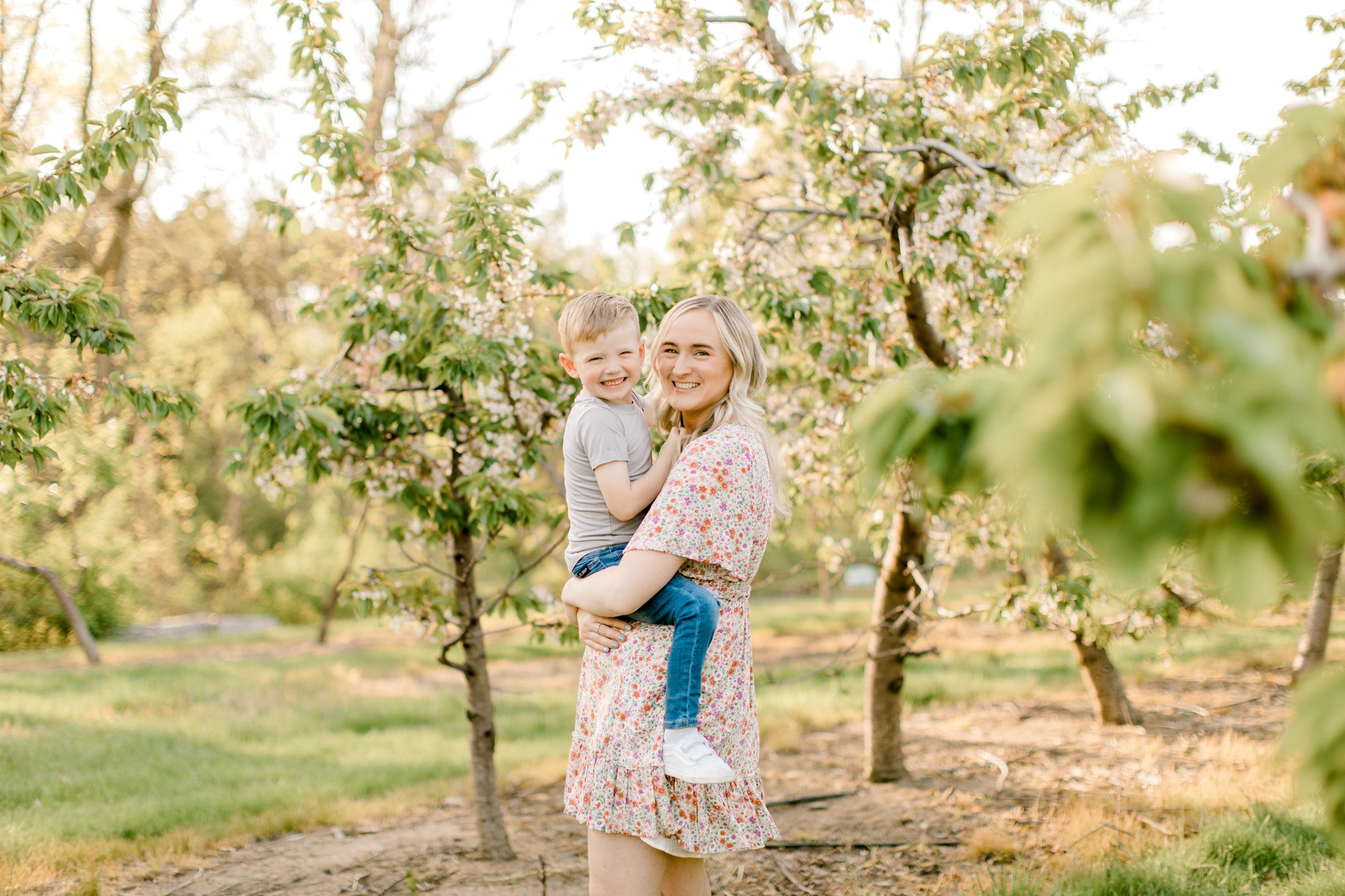 Apple Blossom Family Session in Michigan | Family of 4 Wardrobe | Laurenda Marie Photography