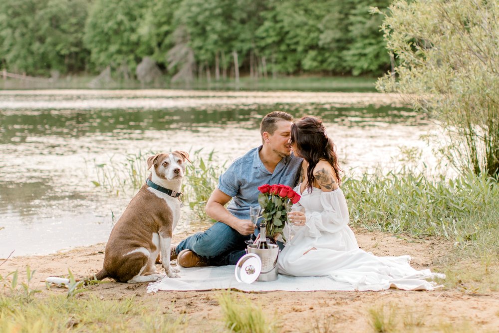 Romantic Michigan Engagement Session | Light &amp; Airy Photography | Grand Rapids Michigan Weddings