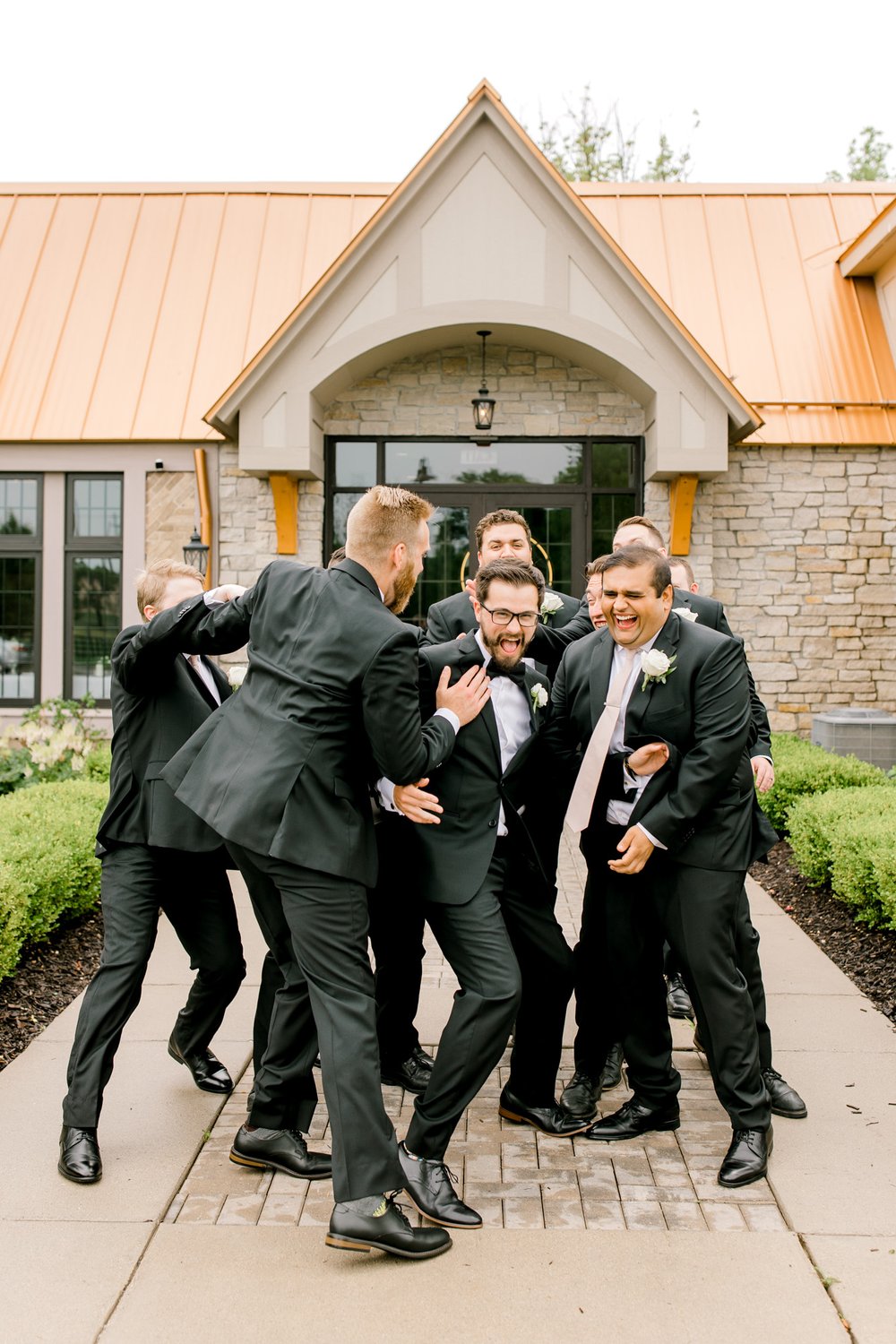 Spring Wedding at Venue3Two in Grand Rapids | Laurenda Marie Photography