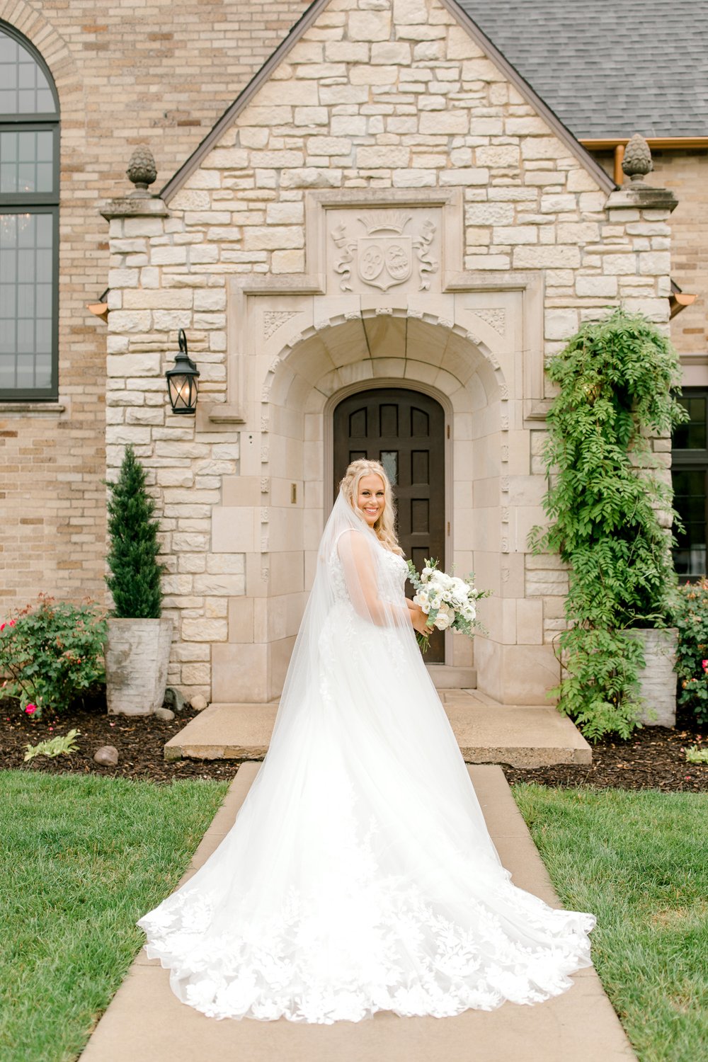 Spring Wedding at Venue3Two in Grand Rapids | Laurenda Marie Photography