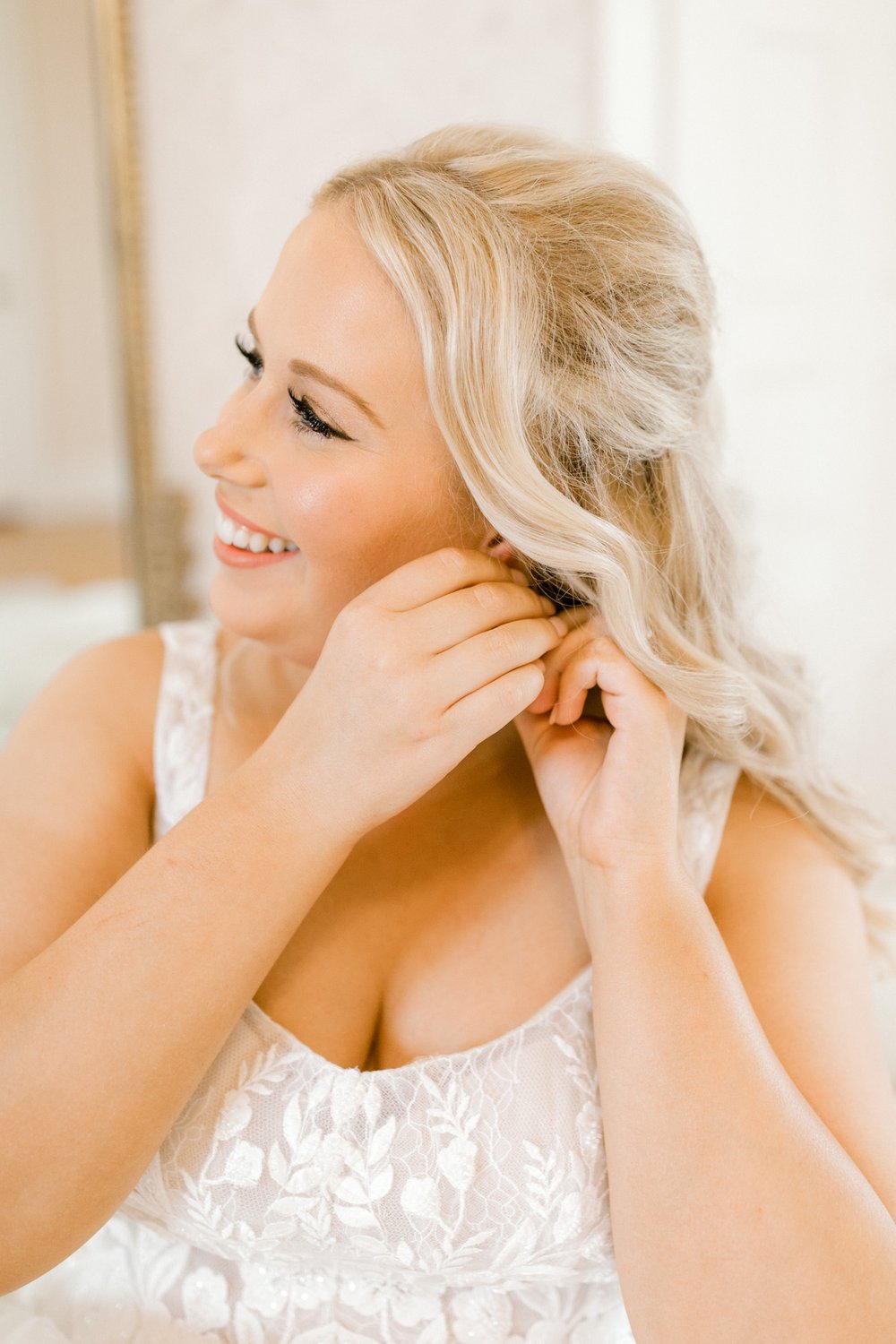 Spring Wedding at Venue3Two in Grand Rapids | Laurenda Marie Photography