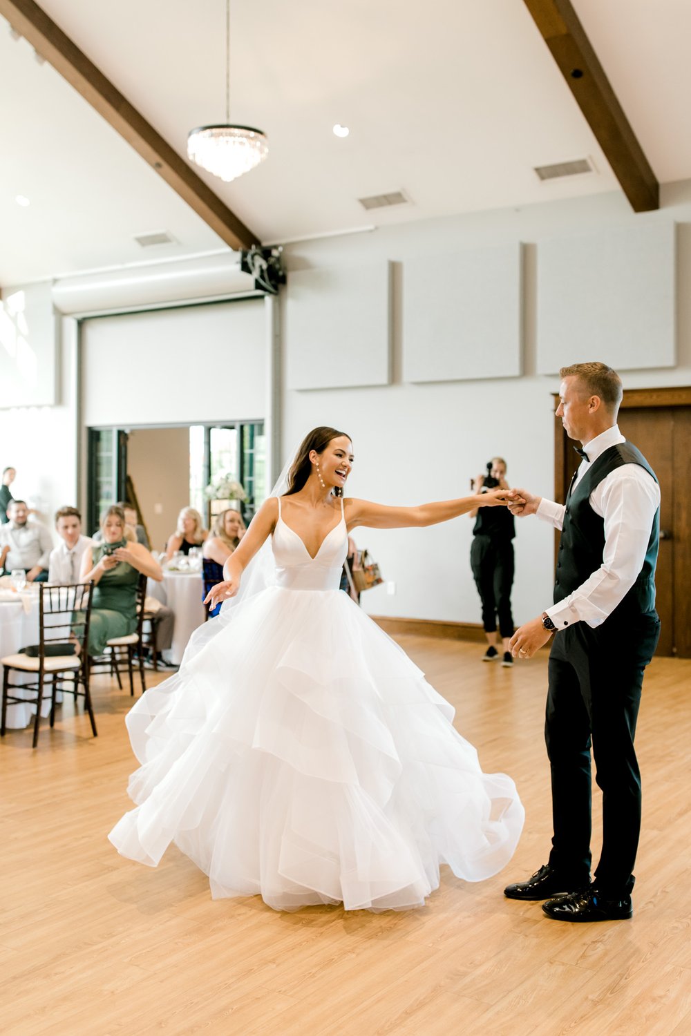 Modern Timeless Venue3Two Grand Rapids Michigan Wedding | Light &amp; Airy Photography | Laurenda Marie Photography