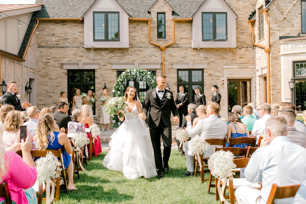 Modern Timeless Venue3Two Grand Rapids Michigan Wedding | Light &amp; Airy Photography | Laurenda Marie Photography